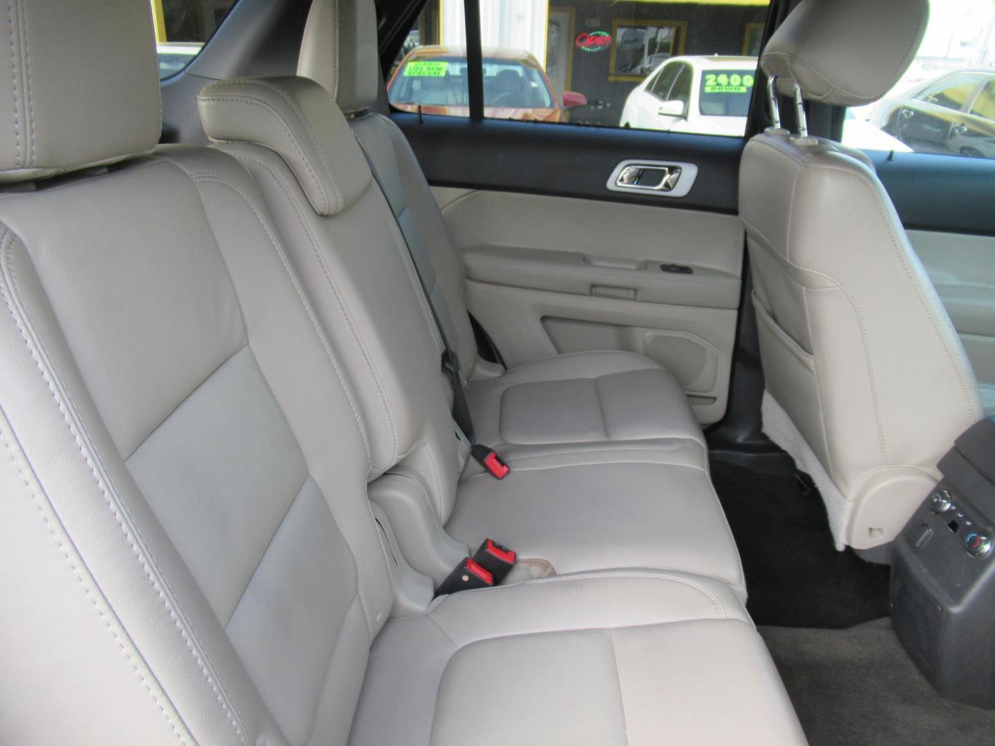 2014 Black /Tan Ford Explorer EXPLORER XLT (1FM5K7D88EG) with an 3.5L V6 F DOHC 24V engine, Automatic transmission, located at 1511 North Shepherd Dr., Houston, TX, 77008, (281) 657-1221, 29.798361, -95.412560 - 2014 FORD EXPLORER XLT VIN: 1FM5K7D88EGA37316 1 F M 5 K 7 D 8 8 E G A 3 7 3 1 6 4 DOOR WAGON/SPORT UTILITY 3.5L V6 F DOHC 24V GASOLINE FRONT WHEEL DRIVE ABS TRACTION CONTROL LIGHT ON - Photo#13