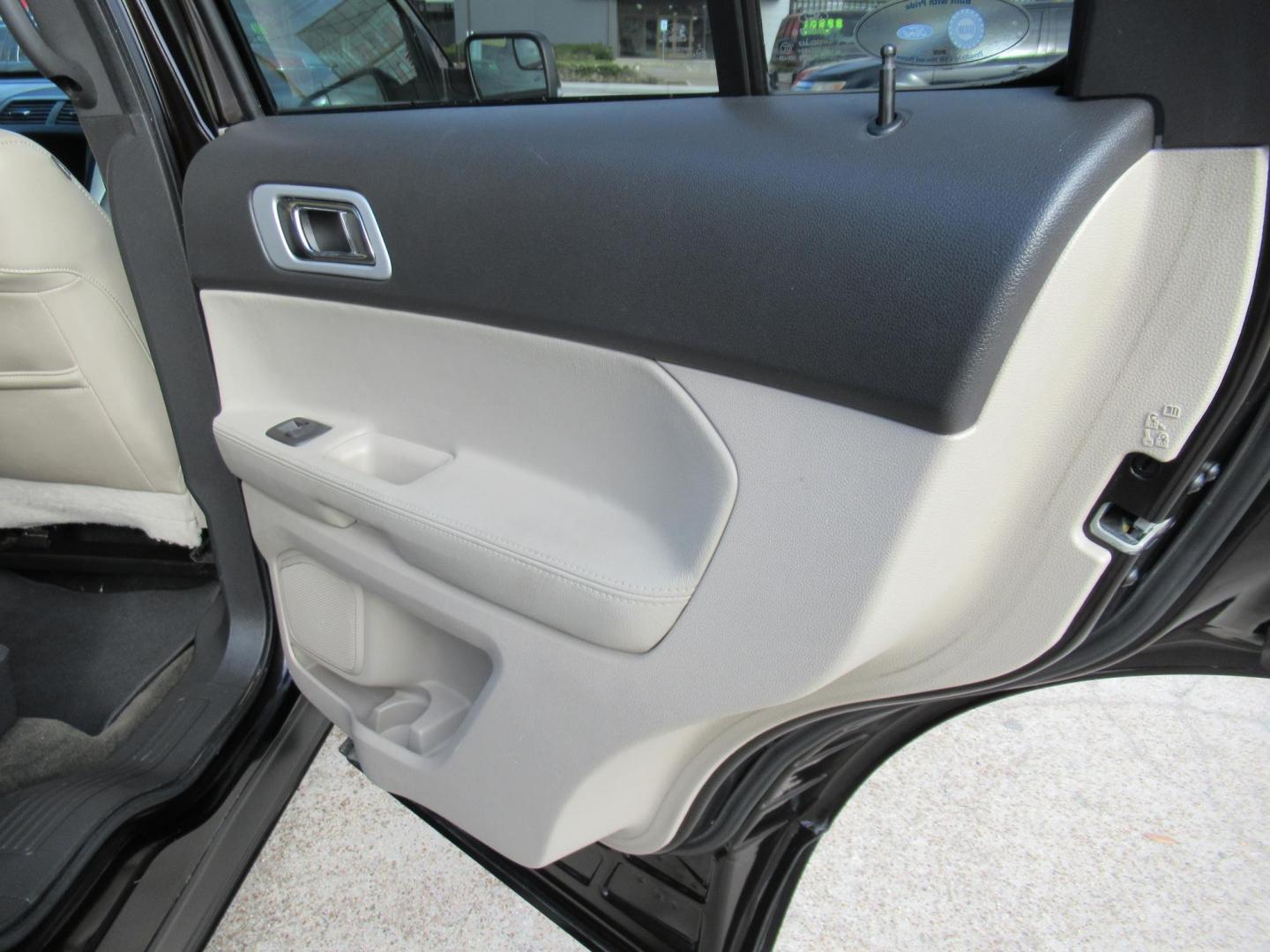 2014 Black /Tan Ford Explorer EXPLORER XLT (1FM5K7D88EG) with an 3.5L V6 F DOHC 24V engine, Automatic transmission, located at 1511 North Shepherd Dr., Houston, TX, 77008, (281) 657-1221, 29.798361, -95.412560 - 2014 FORD EXPLORER XLT VIN: 1FM5K7D88EGA37316 1 F M 5 K 7 D 8 8 E G A 3 7 3 1 6 4 DOOR WAGON/SPORT UTILITY 3.5L V6 F DOHC 24V GASOLINE FRONT WHEEL DRIVE ABS TRACTION CONTROL LIGHT ON - Photo#15