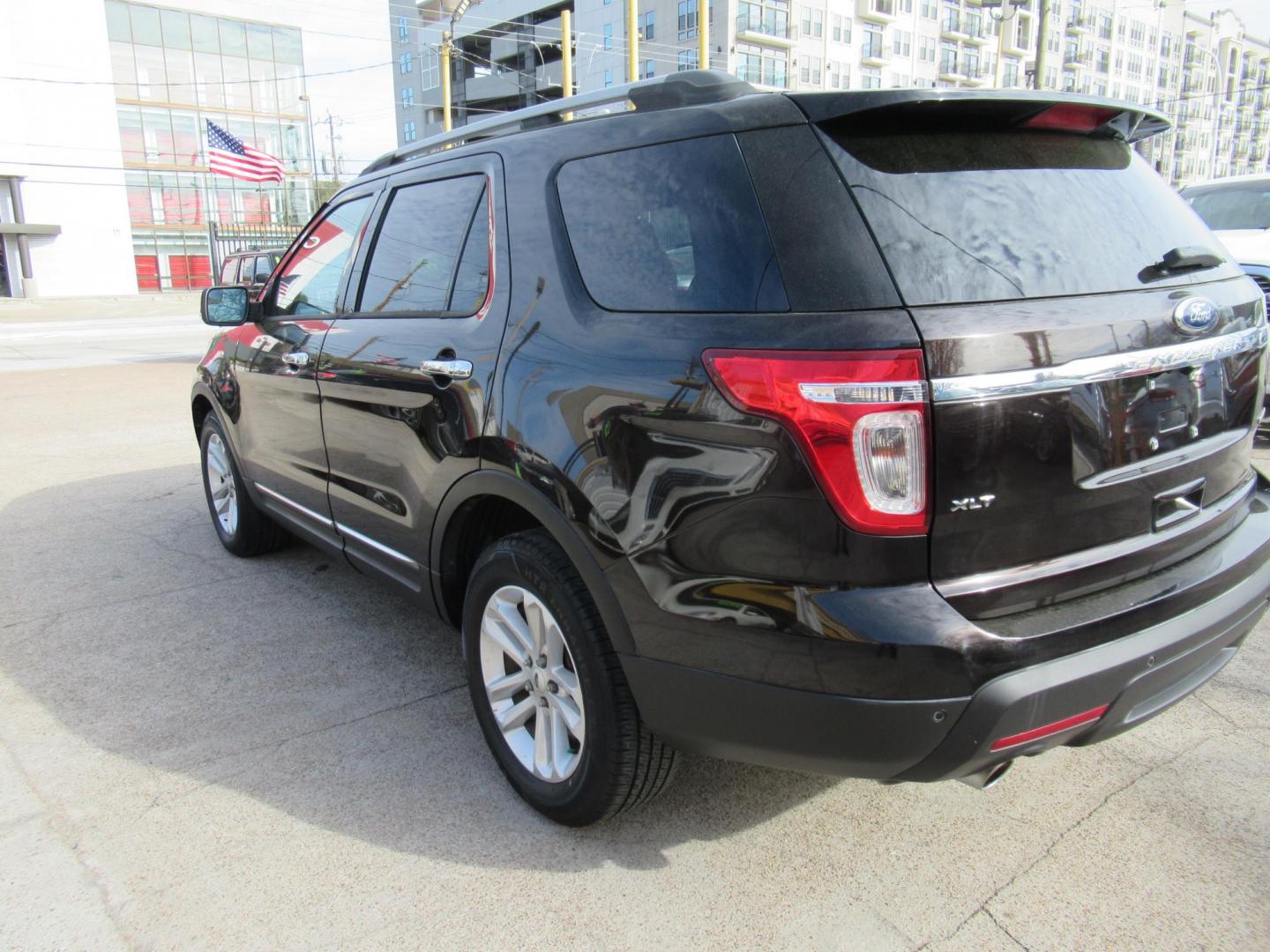 2014 Black /Tan Ford Explorer EXPLORER XLT (1FM5K7D88EG) with an 3.5L V6 F DOHC 24V engine, Automatic transmission, located at 1511 North Shepherd Dr., Houston, TX, 77008, (281) 657-1221, 29.798361, -95.412560 - 2014 FORD EXPLORER XLT VIN: 1FM5K7D88EGA37316 1 F M 5 K 7 D 8 8 E G A 3 7 3 1 6 4 DOOR WAGON/SPORT UTILITY 3.5L V6 F DOHC 24V GASOLINE FRONT WHEEL DRIVE ABS TRACTION CONTROL LIGHT ON - Photo#18