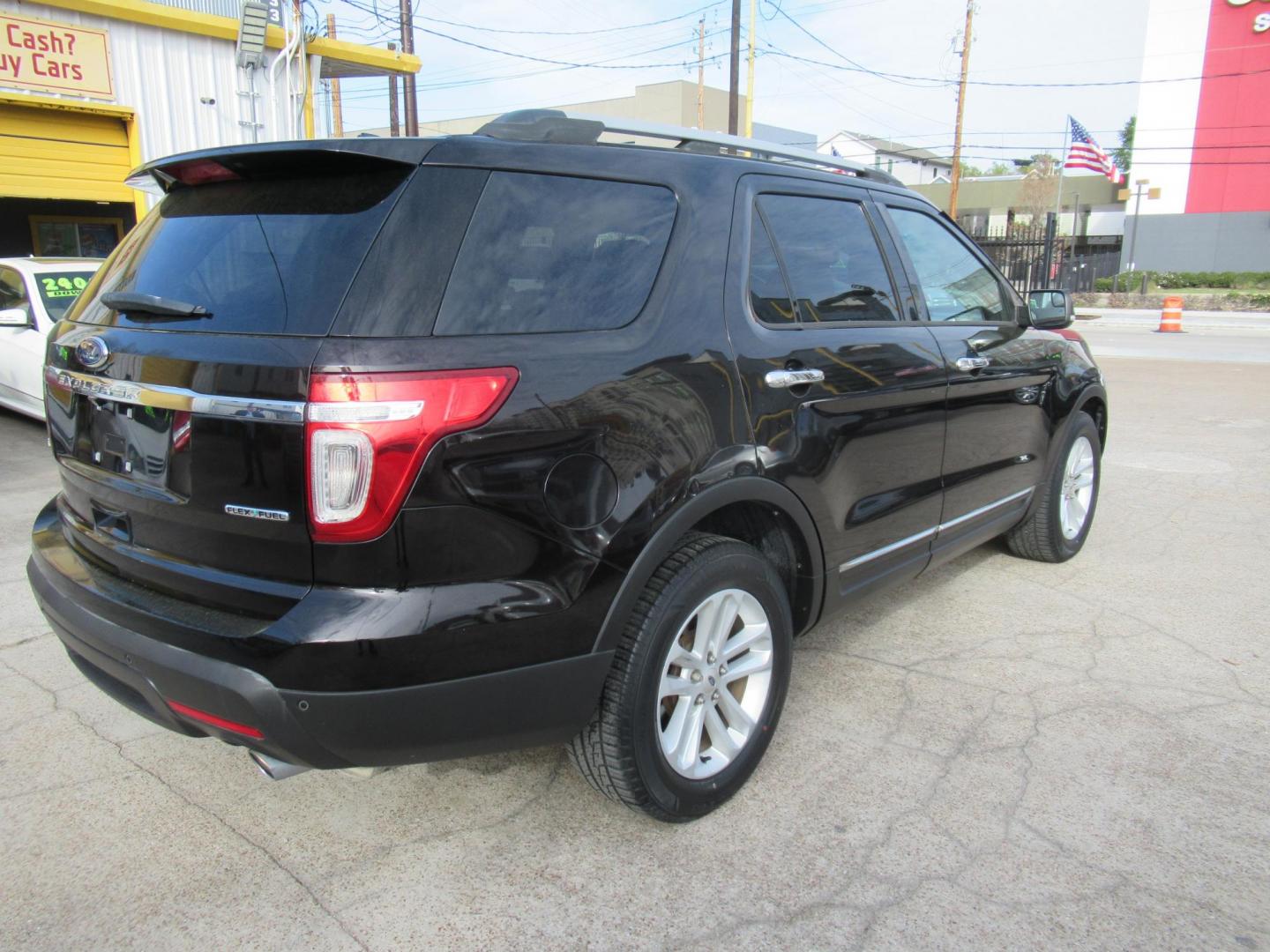 2014 Black /Tan Ford Explorer EXPLORER XLT (1FM5K7D88EG) with an 3.5L V6 F DOHC 24V engine, Automatic transmission, located at 1511 North Shepherd Dr., Houston, TX, 77008, (281) 657-1221, 29.798361, -95.412560 - 2014 FORD EXPLORER XLT VIN: 1FM5K7D88EGA37316 1 F M 5 K 7 D 8 8 E G A 3 7 3 1 6 4 DOOR WAGON/SPORT UTILITY 3.5L V6 F DOHC 24V GASOLINE FRONT WHEEL DRIVE - Photo#20