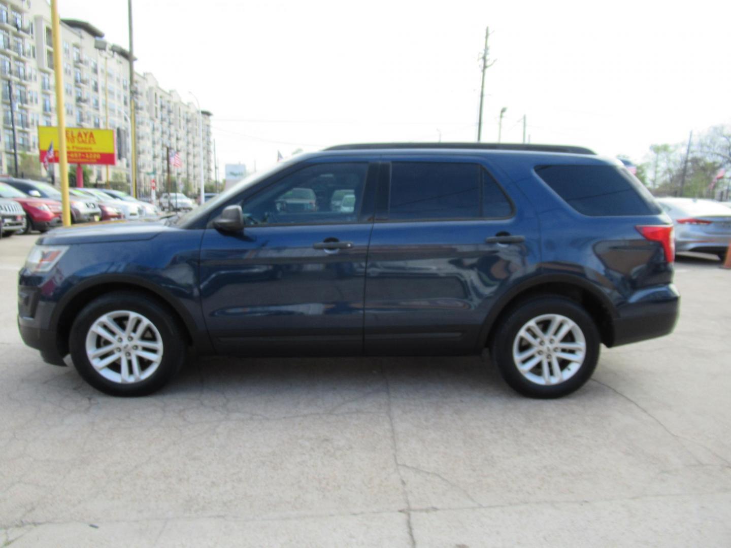 2016 Blue /Tan Ford Explorer XL (1FM5K7B85GG) with an 3.5L V6 F DOHC 24V engine, Automatic transmission, located at 1511 North Shepherd Dr., Houston, TX, 77008, (281) 657-1221, 29.798361, -95.412560 - 2016 FORD EXPLORER VIN: 1FM5K7B85GGA95325 1 F M 5 K 7 B 8 5 G G A 9 5 3 2 5 4 DOOR WAGON/SPORT UTILITY 3.5L V6 F DOHC 24V GASOLINE FRONT WHEEL DRIVE - Photo#0