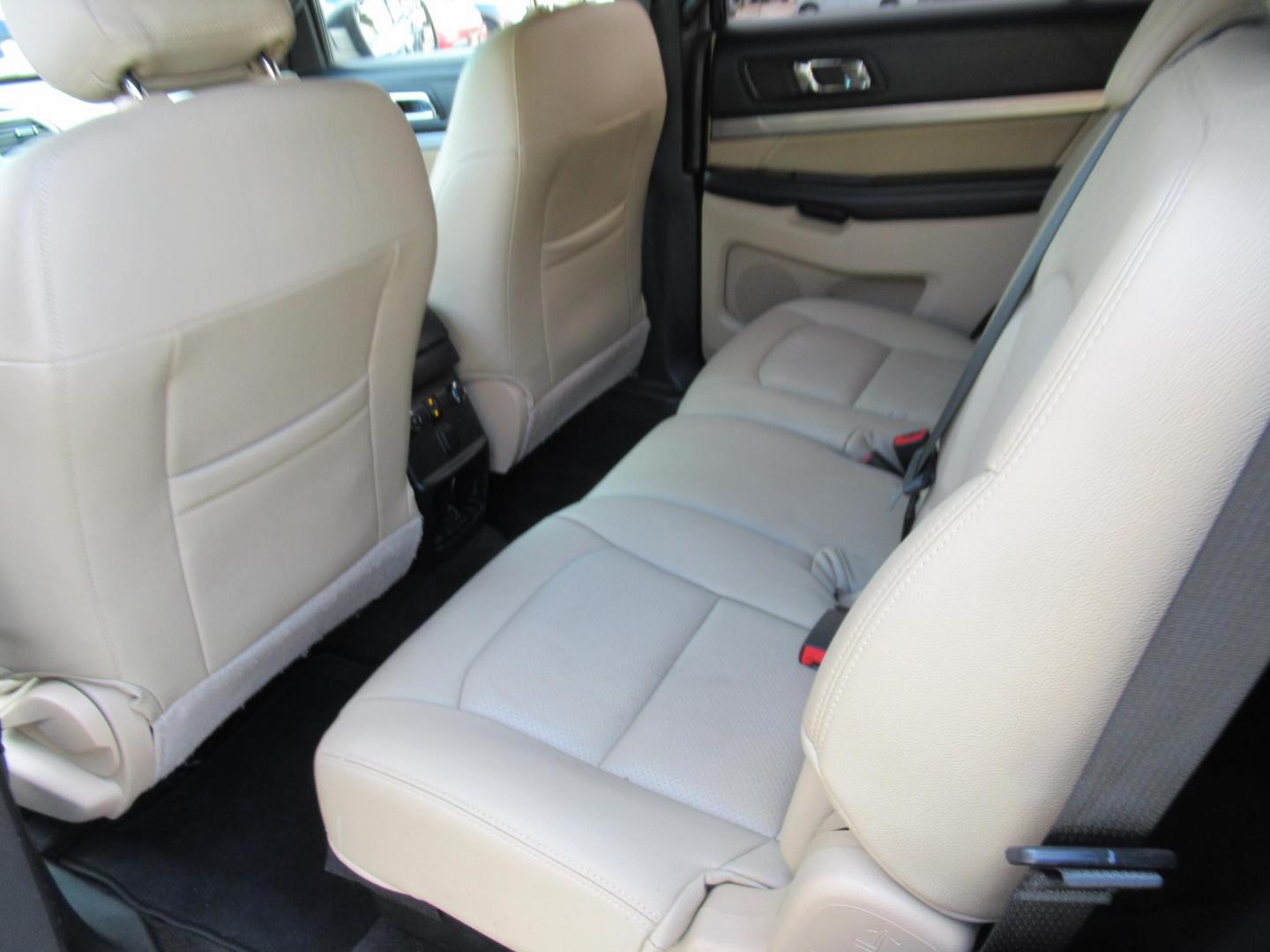 2016 Blue /Tan Ford Explorer XL (1FM5K7B85GG) with an 3.5L V6 F DOHC 24V engine, Automatic transmission, located at 1511 North Shepherd Dr., Houston, TX, 77008, (281) 657-1221, 29.798361, -95.412560 - 2016 FORD EXPLORER VIN: 1FM5K7B85GGA95325 1 F M 5 K 7 B 8 5 G G A 9 5 3 2 5 4 DOOR WAGON/SPORT UTILITY 3.5L V6 F DOHC 24V GASOLINE FRONT WHEEL DRIVE - Photo#9