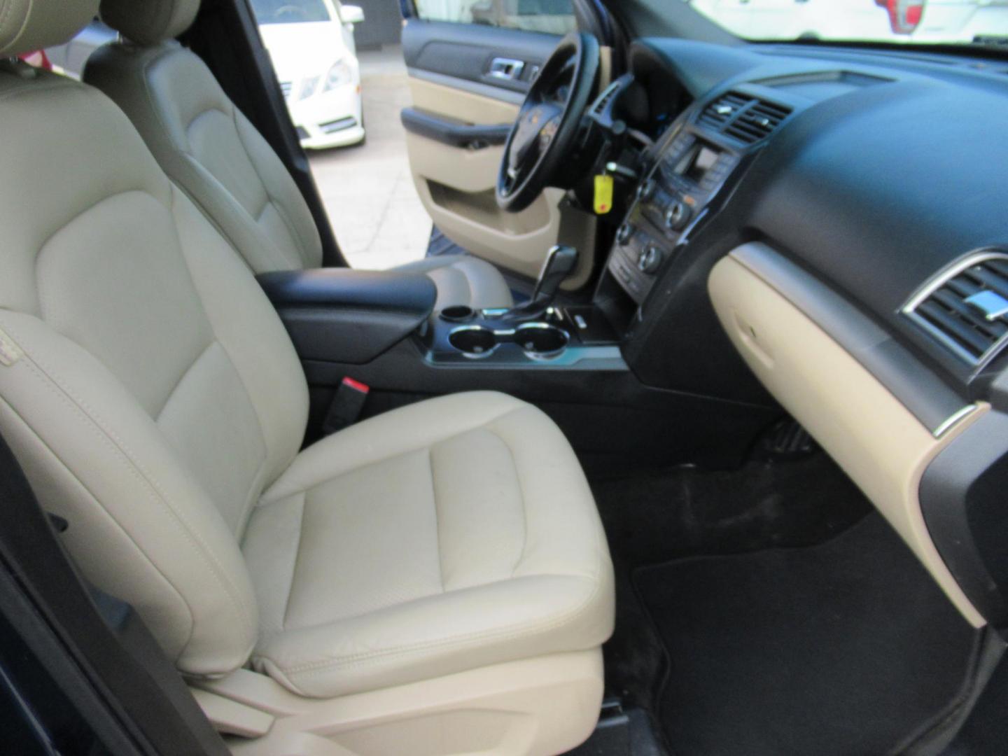 2016 Blue /Tan Ford Explorer XL (1FM5K7B85GG) with an 3.5L V6 F DOHC 24V engine, Automatic transmission, located at 1511 North Shepherd Dr., Houston, TX, 77008, (281) 657-1221, 29.798361, -95.412560 - 2016 FORD EXPLORER VIN: 1FM5K7B85GGA95325 1 F M 5 K 7 B 8 5 G G A 9 5 3 2 5 4 DOOR WAGON/SPORT UTILITY 3.5L V6 F DOHC 24V GASOLINE FRONT WHEEL DRIVE - Photo#17