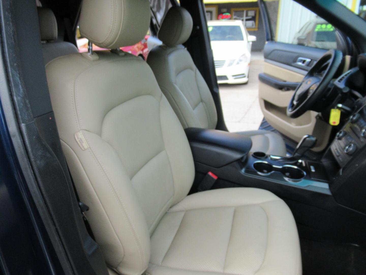 2016 Blue /Tan Ford Explorer XL (1FM5K7B85GG) with an 3.5L V6 F DOHC 24V engine, Automatic transmission, located at 1511 North Shepherd Dr., Houston, TX, 77008, (281) 657-1221, 29.798361, -95.412560 - 2016 FORD EXPLORER VIN: 1FM5K7B85GGA95325 1 F M 5 K 7 B 8 5 G G A 9 5 3 2 5 4 DOOR WAGON/SPORT UTILITY 3.5L V6 F DOHC 24V GASOLINE FRONT WHEEL DRIVE - Photo#18