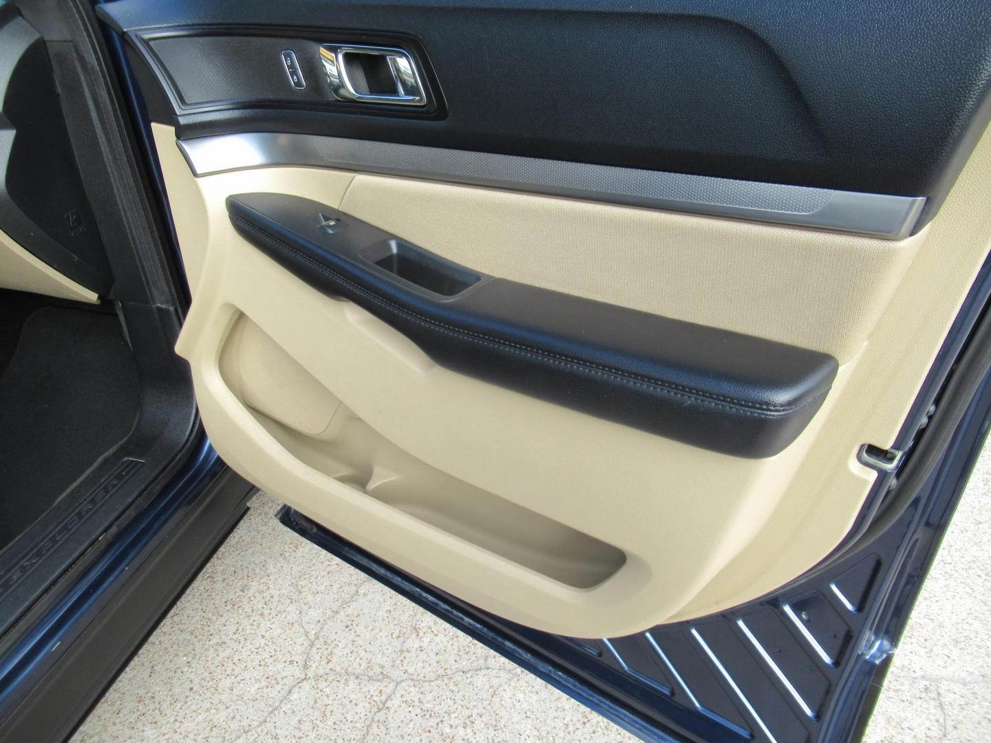 2016 Blue /Tan Ford Explorer XL (1FM5K7B85GG) with an 3.5L V6 F DOHC 24V engine, Automatic transmission, located at 1511 North Shepherd Dr., Houston, TX, 77008, (281) 657-1221, 29.798361, -95.412560 - 2016 FORD EXPLORER VIN: 1FM5K7B85GGA95325 1 F M 5 K 7 B 8 5 G G A 9 5 3 2 5 4 DOOR WAGON/SPORT UTILITY 3.5L V6 F DOHC 24V GASOLINE FRONT WHEEL DRIVE - Photo#19