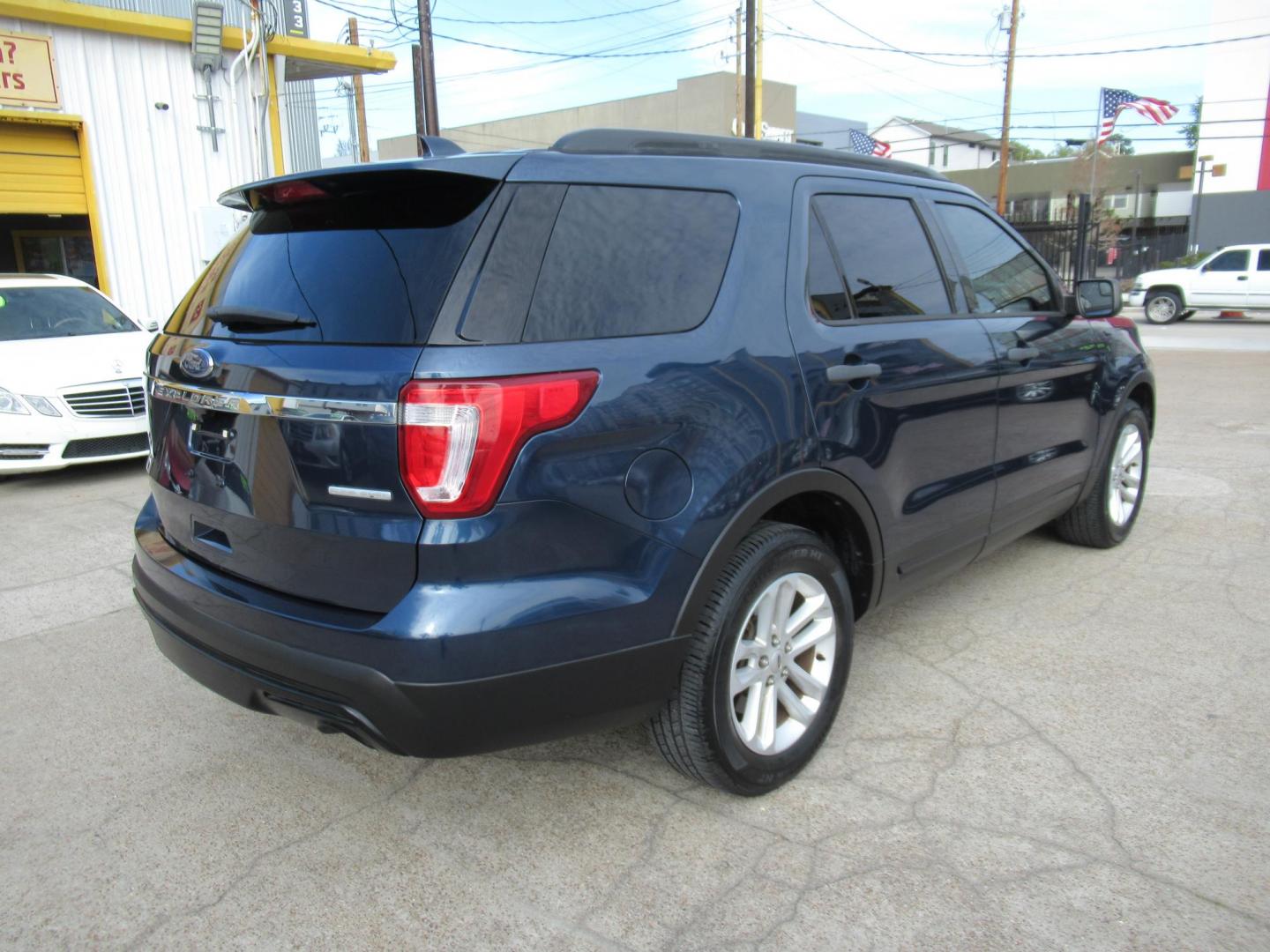 2016 Blue /Tan Ford Explorer XL (1FM5K7B85GG) with an 3.5L V6 F DOHC 24V engine, Automatic transmission, located at 1511 North Shepherd Dr., Houston, TX, 77008, (281) 657-1221, 29.798361, -95.412560 - 2016 FORD EXPLORER VIN: 1FM5K7B85GGA95325 1 F M 5 K 7 B 8 5 G G A 9 5 3 2 5 4 DOOR WAGON/SPORT UTILITY 3.5L V6 F DOHC 24V GASOLINE FRONT WHEEL DRIVE - Photo#22