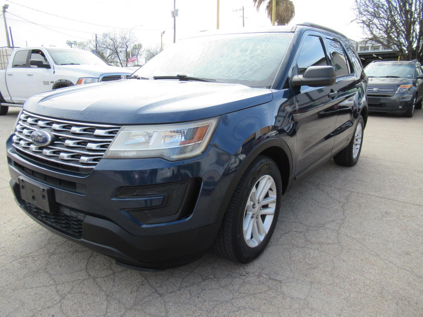 2016 Blue /Tan Ford Explorer XL (1FM5K7B85GG) with an 3.5L V6 F DOHC 24V engine, Automatic transmission, located at 1511 North Shepherd Dr., Houston, TX, 77008, (281) 657-1221, 29.798361, -95.412560 - 2016 FORD EXPLORER VIN: 1FM5K7B85GGA95325 1 F M 5 K 7 B 8 5 G G A 9 5 3 2 5 4 DOOR WAGON/SPORT UTILITY 3.5L V6 F DOHC 24V GASOLINE FRONT WHEEL DRIVE - Photo#25