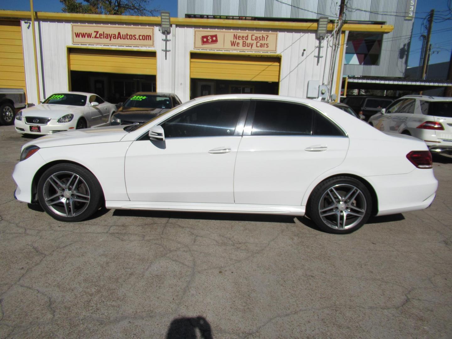 2015 White /Tan Mercedes-Benz E-Class E 350 (WDDHF5KB1FB) with an 3.5L V6 F DOHC 24V engine, Automatic transmission, located at 1511 North Shepherd Dr., Houston, TX, 77008, (281) 657-1221, 29.798361, -95.412560 - 2015 MERCEDES-BENZ E-CLASS E 350 VIN: WDDHF5KB1FB158704 W D D H F 5 K B 1 F B 1 5 8 7 0 4 SEDAN 4 DR 3.5L V6 F DOHC 24V GASOLINE REAR WHEEL DRIVE - Photo#0