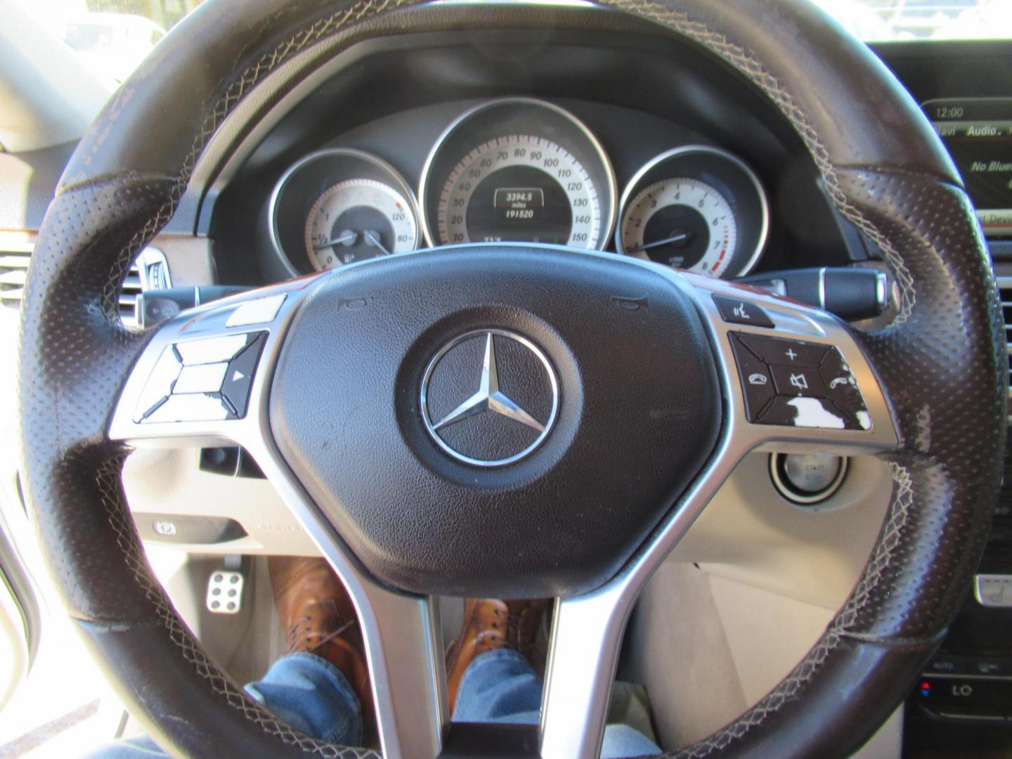 2015 White /Tan Mercedes-Benz E-Class E 350 (WDDHF5KB1FB) with an 3.5L V6 F DOHC 24V engine, Automatic transmission, located at 1511 North Shepherd Dr., Houston, TX, 77008, (281) 657-1221, 29.798361, -95.412560 - 2015 MERCEDES-BENZ E-CLASS E 350 VIN: WDDHF5KB1FB158704 W D D H F 5 K B 1 F B 1 5 8 7 0 4 SEDAN 4 DR 3.5L V6 F DOHC 24V GASOLINE REAR WHEEL DRIVE - Photo#1