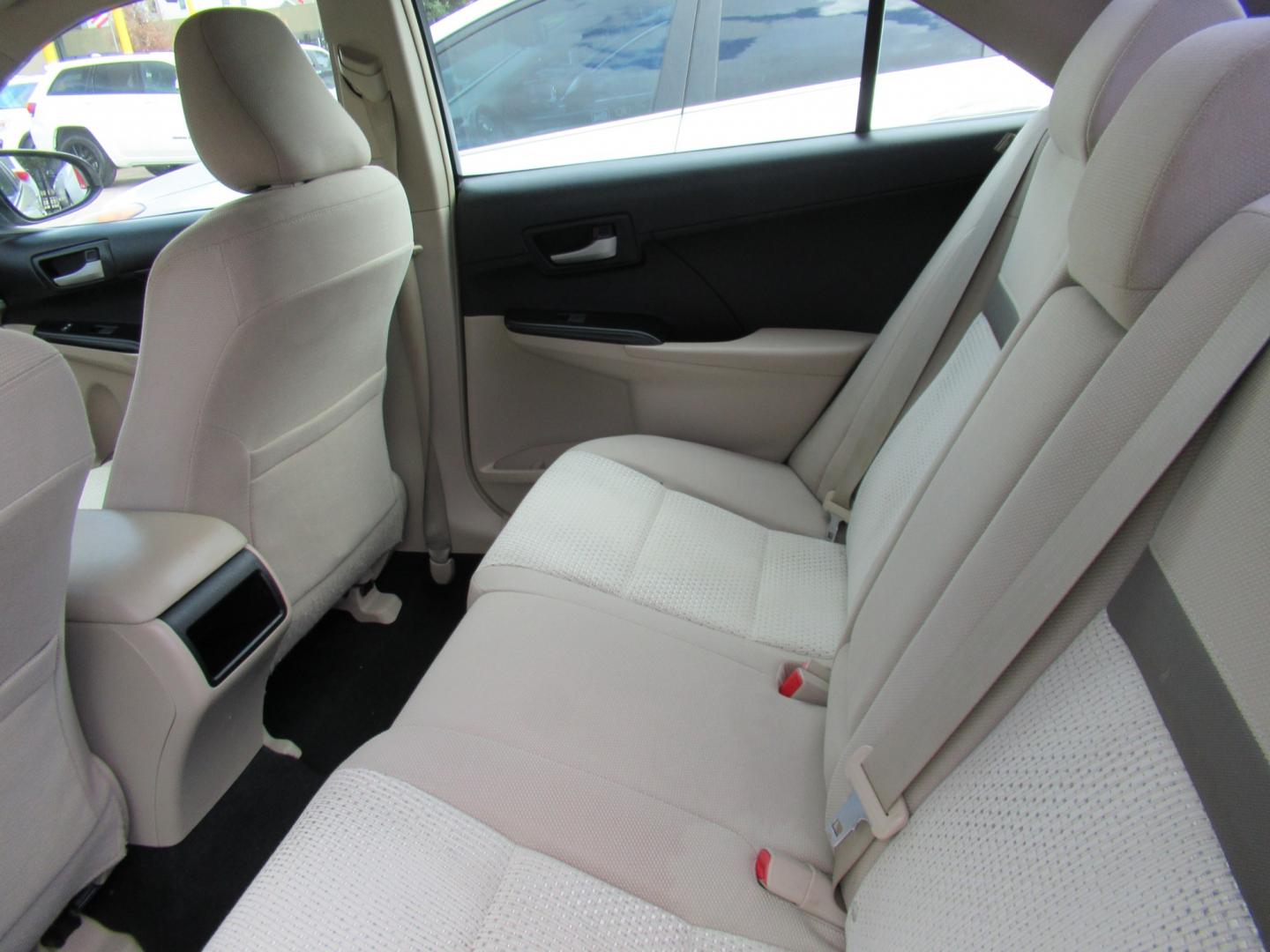 2014 Gold /Tan Toyota Camry L (4T4BF1FK2ER) with an 2.5L L4 DOHC 16V engine, Automatic transmission, located at 1511 North Shepherd Dr., Houston, TX, 77008, (281) 657-1221, 29.798361, -95.412560 - 2014 TOYOTA CAMRY LE VIN: 4T4BF1FK2ER364962 4 T 4 B F 1 F K 2 E R 3 6 4 9 6 2 SEDAN 4 DR 2.5L I4 F DOHC 16V GASOLINE FRONT WHEEL DRIVE- Photo#8