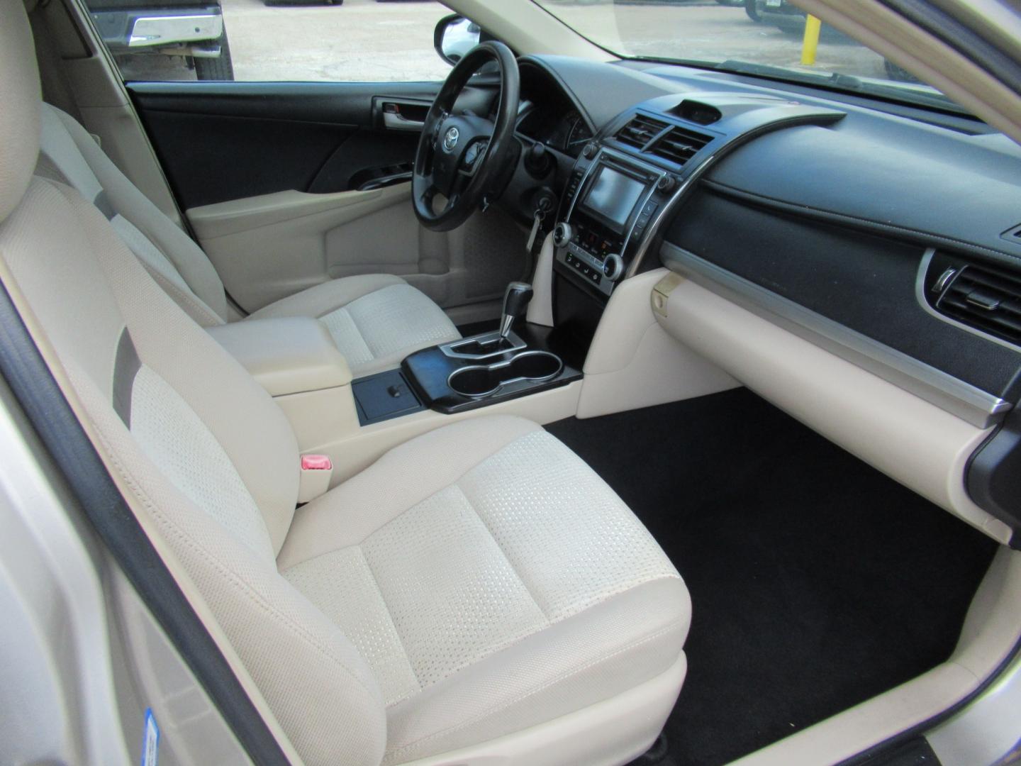2014 Gold /Tan Toyota Camry L (4T4BF1FK2ER) with an 2.5L L4 DOHC 16V engine, Automatic transmission, located at 1511 North Shepherd Dr., Houston, TX, 77008, (281) 657-1221, 29.798361, -95.412560 - 2014 TOYOTA CAMRY LE VIN: 4T4BF1FK2ER364962 4 T 4 B F 1 F K 2 E R 3 6 4 9 6 2 SEDAN 4 DR 2.5L I4 F DOHC 16V GASOLINE FRONT WHEEL DRIVE- Photo#12
