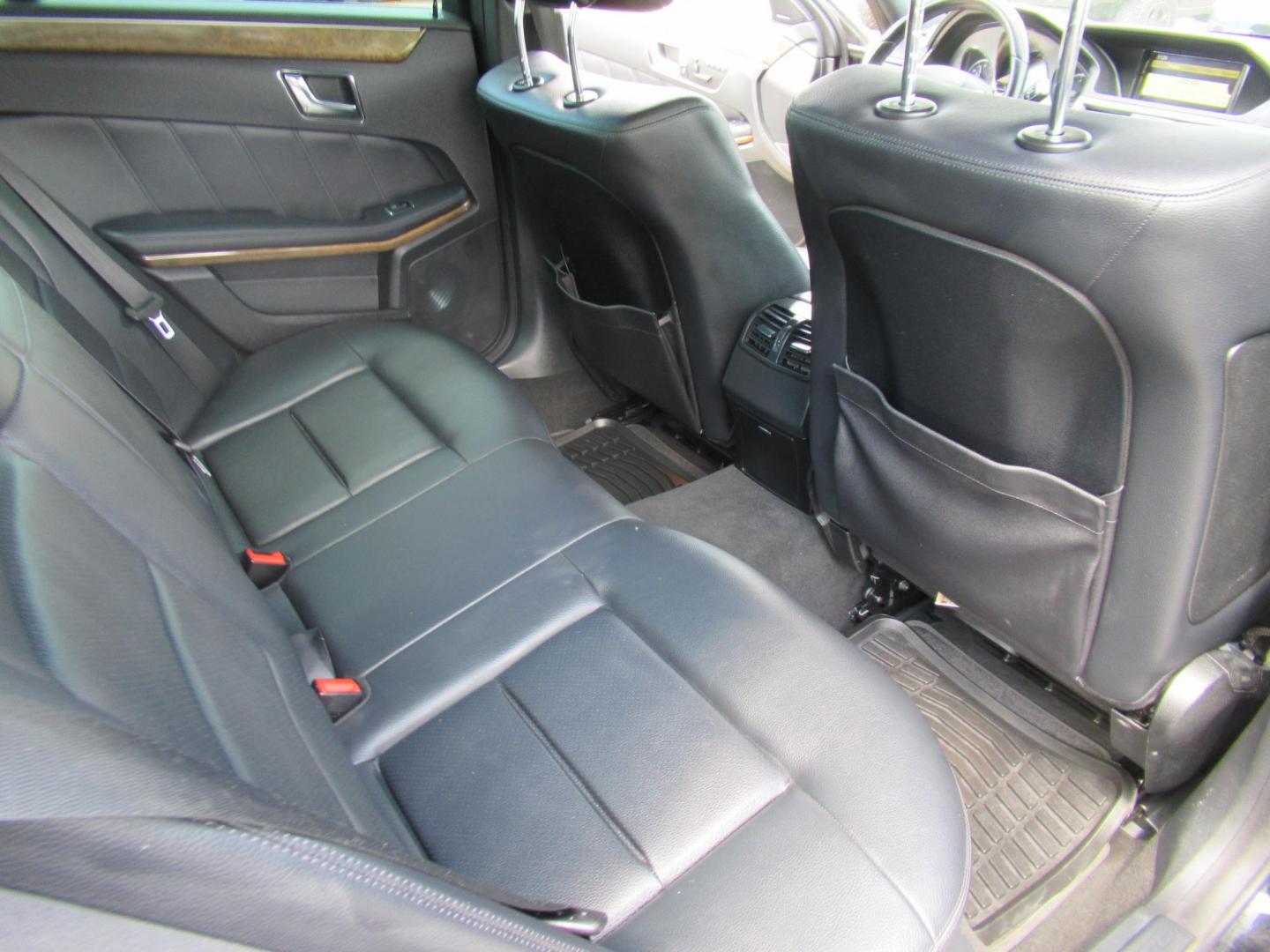 2011 Black /Black Mercedes-Benz E-Class E350 Sedan (WDDHF5GB5BA) with an 3.5L V6 DOHC 24V engine, Automatic transmission, located at 1511 North Shepherd Dr., Houston, TX, 77008, (281) 657-1221, 29.798361, -95.412560 - 2011 MERCEDES-BENZ E-CLASS E 350 LUXURY VIN: WDDHF5GB5BA405800 W D D H F 5 G B 5 B A 4 0 5 8 0 0 SEDAN 4 DR 3.5L V6 F DOHC 24V GASOLINE REAR WHEEL DRIVE - Photo#8