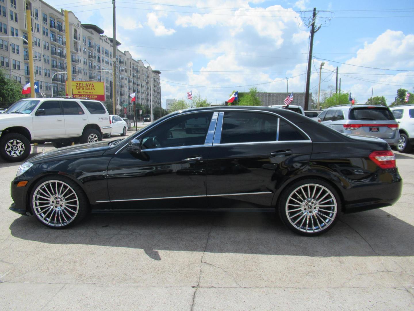 2011 Black /Black Mercedes-Benz E-Class E350 Sedan (WDDHF5GB5BA) with an 3.5L V6 DOHC 24V engine, Automatic transmission, located at 1511 North Shepherd Dr., Houston, TX, 77008, (281) 657-1221, 29.798361, -95.412560 - 2011 MERCEDES-BENZ E-CLASS E 350 LUXURY VIN: WDDHF5GB5BA405800 W D D H F 5 G B 5 B A 4 0 5 8 0 0 SEDAN 4 DR 3.5L V6 F DOHC 24V GASOLINE REAR WHEEL DRIVE - Photo#13