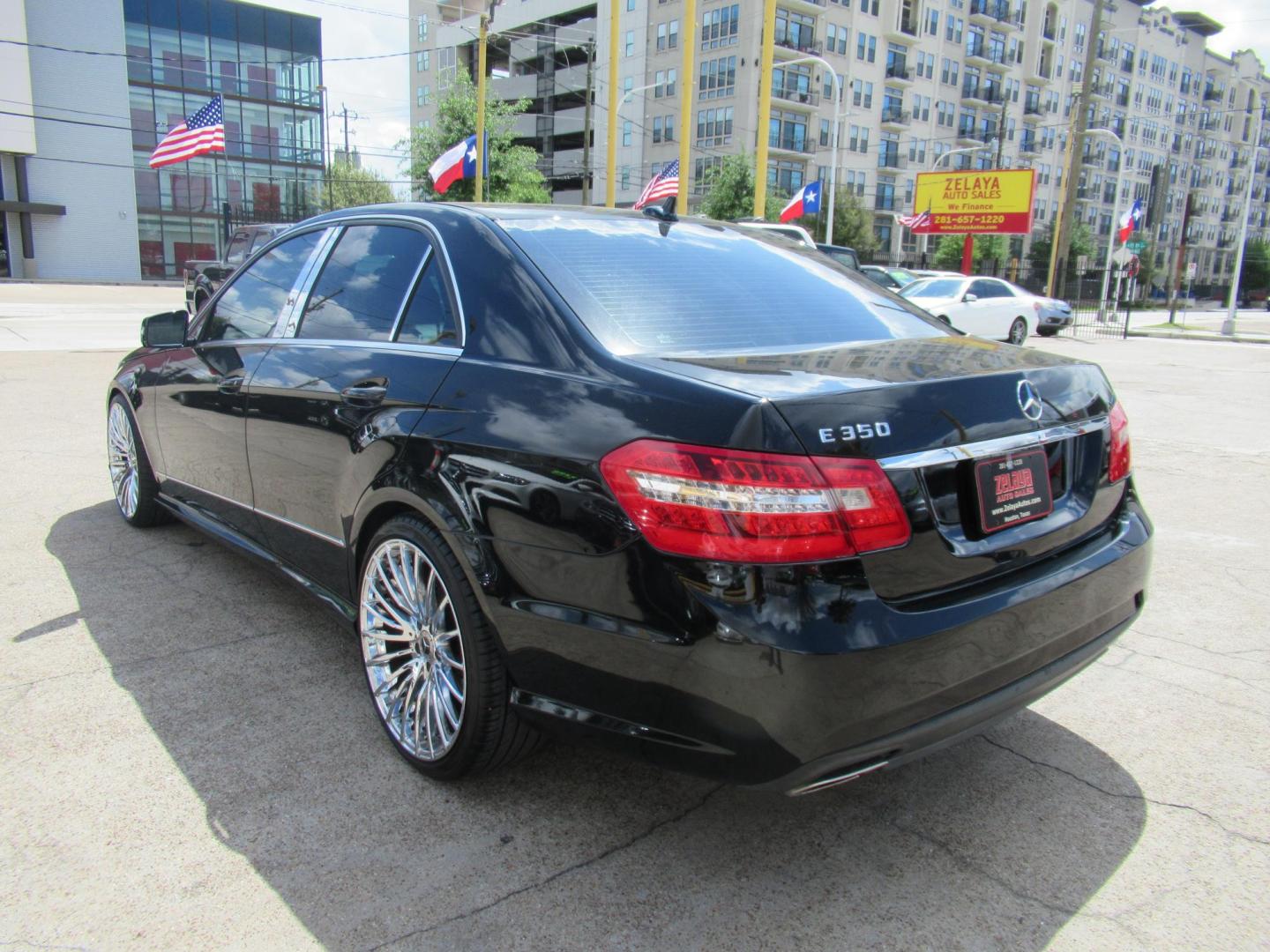 2011 Black /Black Mercedes-Benz E-Class E350 Sedan (WDDHF5GB5BA) with an 3.5L V6 DOHC 24V engine, Automatic transmission, located at 1511 North Shepherd Dr., Houston, TX, 77008, (281) 657-1221, 29.798361, -95.412560 - 2011 MERCEDES-BENZ E-CLASS E 350 LUXURY VIN: WDDHF5GB5BA405800 W D D H F 5 G B 5 B A 4 0 5 8 0 0 SEDAN 4 DR 3.5L V6 F DOHC 24V GASOLINE REAR WHEEL DRIVE - Photo#14