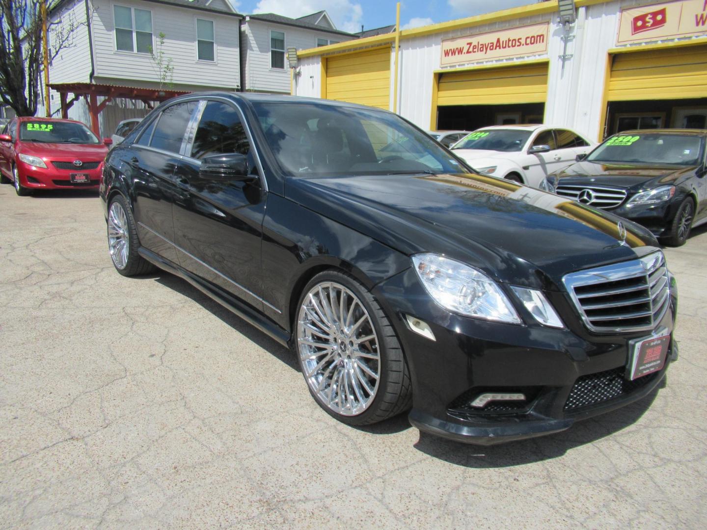 2011 Black /Black Mercedes-Benz E-Class E350 Sedan (WDDHF5GB5BA) with an 3.5L V6 DOHC 24V engine, Automatic transmission, located at 1511 North Shepherd Dr., Houston, TX, 77008, (281) 657-1221, 29.798361, -95.412560 - 2011 MERCEDES-BENZ E-CLASS E 350 LUXURY VIN: WDDHF5GB5BA405800 W D D H F 5 G B 5 B A 4 0 5 8 0 0 SEDAN 4 DR 3.5L V6 F DOHC 24V GASOLINE REAR WHEEL DRIVE - Photo#17