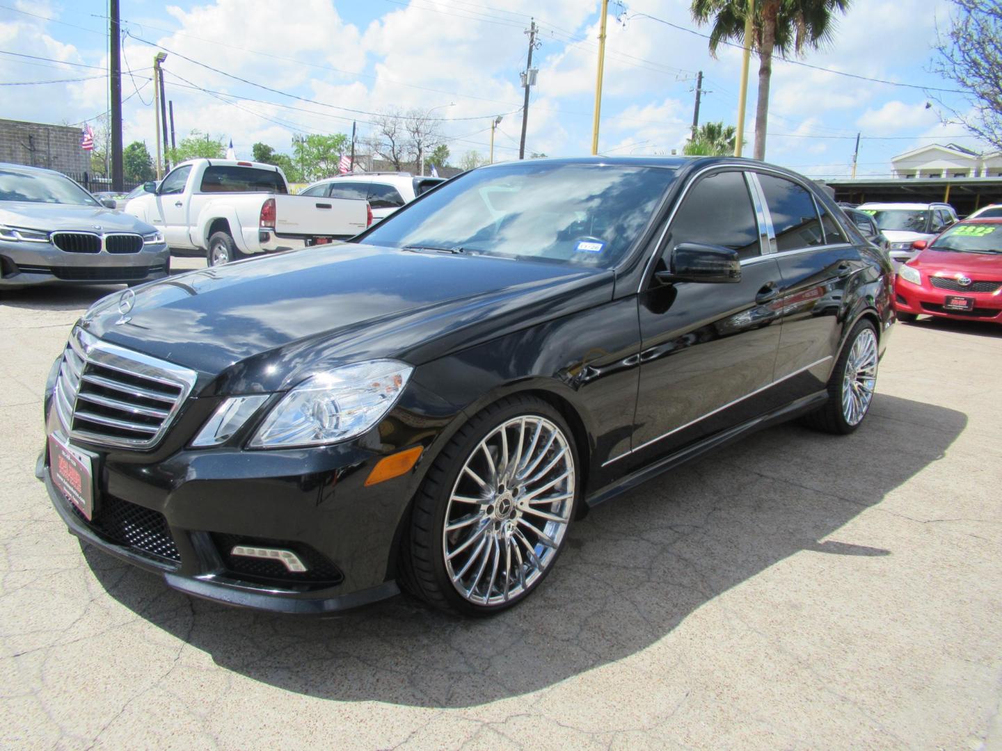 2011 Black /Black Mercedes-Benz E-Class E350 Sedan (WDDHF5GB5BA) with an 3.5L V6 DOHC 24V engine, Automatic transmission, located at 1511 North Shepherd Dr., Houston, TX, 77008, (281) 657-1221, 29.798361, -95.412560 - 2011 MERCEDES-BENZ E-CLASS E 350 LUXURY VIN: WDDHF5GB5BA405800 W D D H F 5 G B 5 B A 4 0 5 8 0 0 SEDAN 4 DR 3.5L V6 F DOHC 24V GASOLINE REAR WHEEL DRIVE - Photo#18