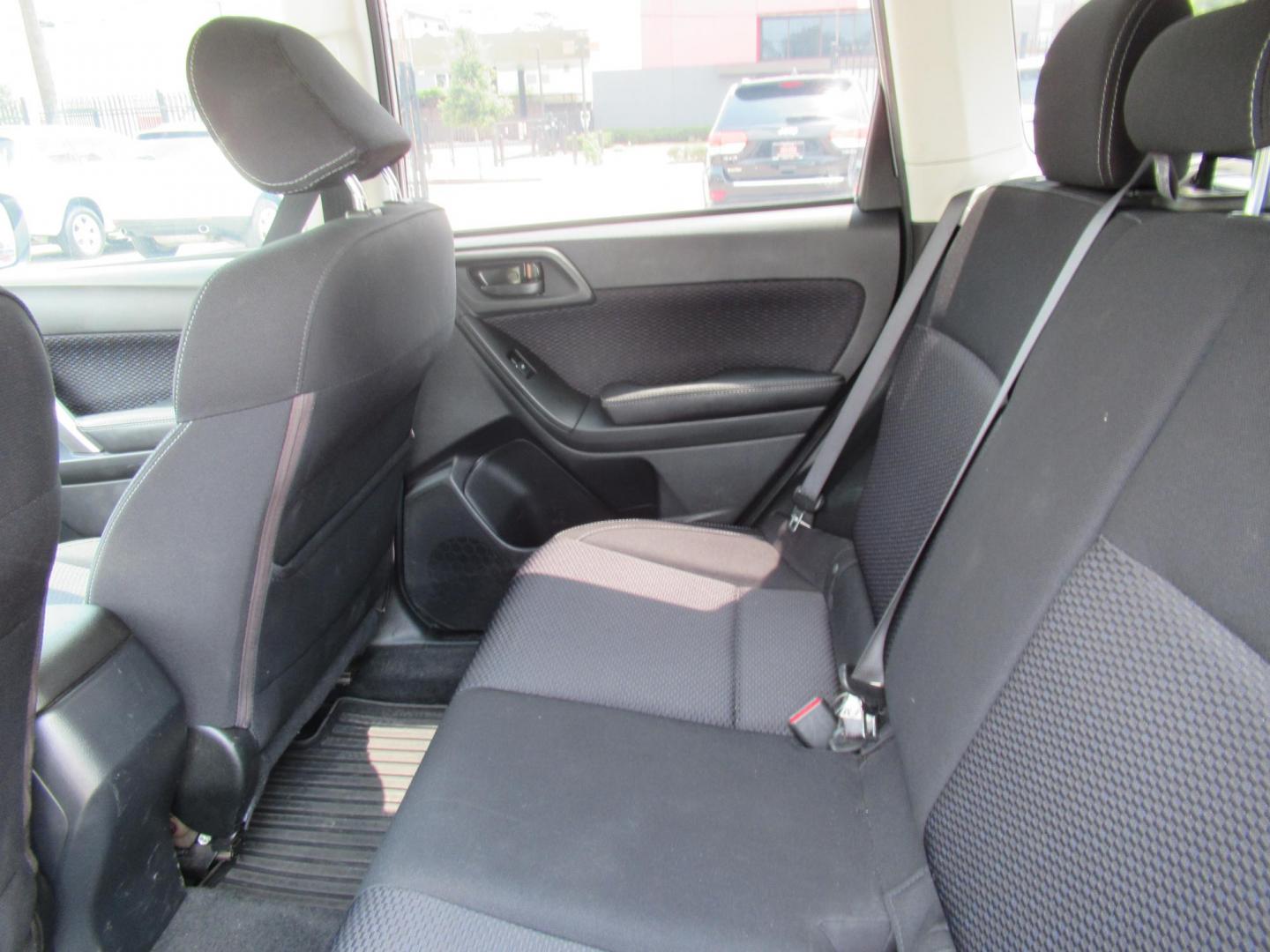 2018 Silver /Black Subaru Forester 2.5I (JF2SJABC5JH) with an 2.5L H4 F DOHC 16V engine, Automatic transmission, located at 1511 North Shepherd Dr., Houston, TX, 77008, (281) 657-1221, 29.798361, -95.412560 - 2018 SUBARU FORESTER 2.5I VIN: JF2SJABC5JH521576 J F 2 S J A B C 5 J H 5 2 1 5 7 6 4 DOOR WAGON/SPORT UTILITY 2.5L H4 F DOHC 16V GASOLINE ALL WHEEL DRIVE - Photo#10