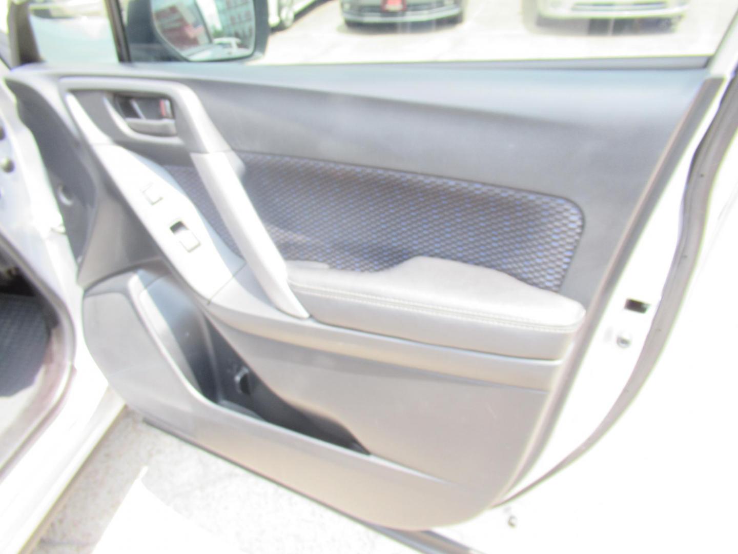 2018 Silver /Black Subaru Forester 2.5I (JF2SJABC5JH) with an 2.5L H4 F DOHC 16V engine, Automatic transmission, located at 1511 North Shepherd Dr., Houston, TX, 77008, (281) 657-1221, 29.798361, -95.412560 - 2018 SUBARU FORESTER 2.5I VIN: JF2SJABC5JH521576 J F 2 S J A B C 5 J H 5 2 1 5 7 6 4 DOOR WAGON/SPORT UTILITY 2.5L H4 F DOHC 16V GASOLINE ALL WHEEL DRIVE - Photo#16