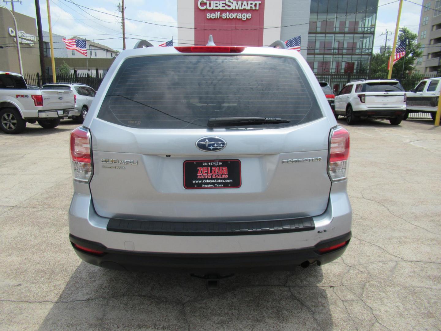 2018 Silver /Black Subaru Forester 2.5I (JF2SJABC5JH) with an 2.5L H4 F DOHC 16V engine, Automatic transmission, located at 1511 North Shepherd Dr., Houston, TX, 77008, (281) 657-1221, 29.798361, -95.412560 - 2018 SUBARU FORESTER 2.5I VIN: JF2SJABC5JH521576 J F 2 S J A B C 5 J H 5 2 1 5 7 6 4 DOOR WAGON/SPORT UTILITY 2.5L H4 F DOHC 16V GASOLINE ALL WHEEL DRIVE - Photo#18