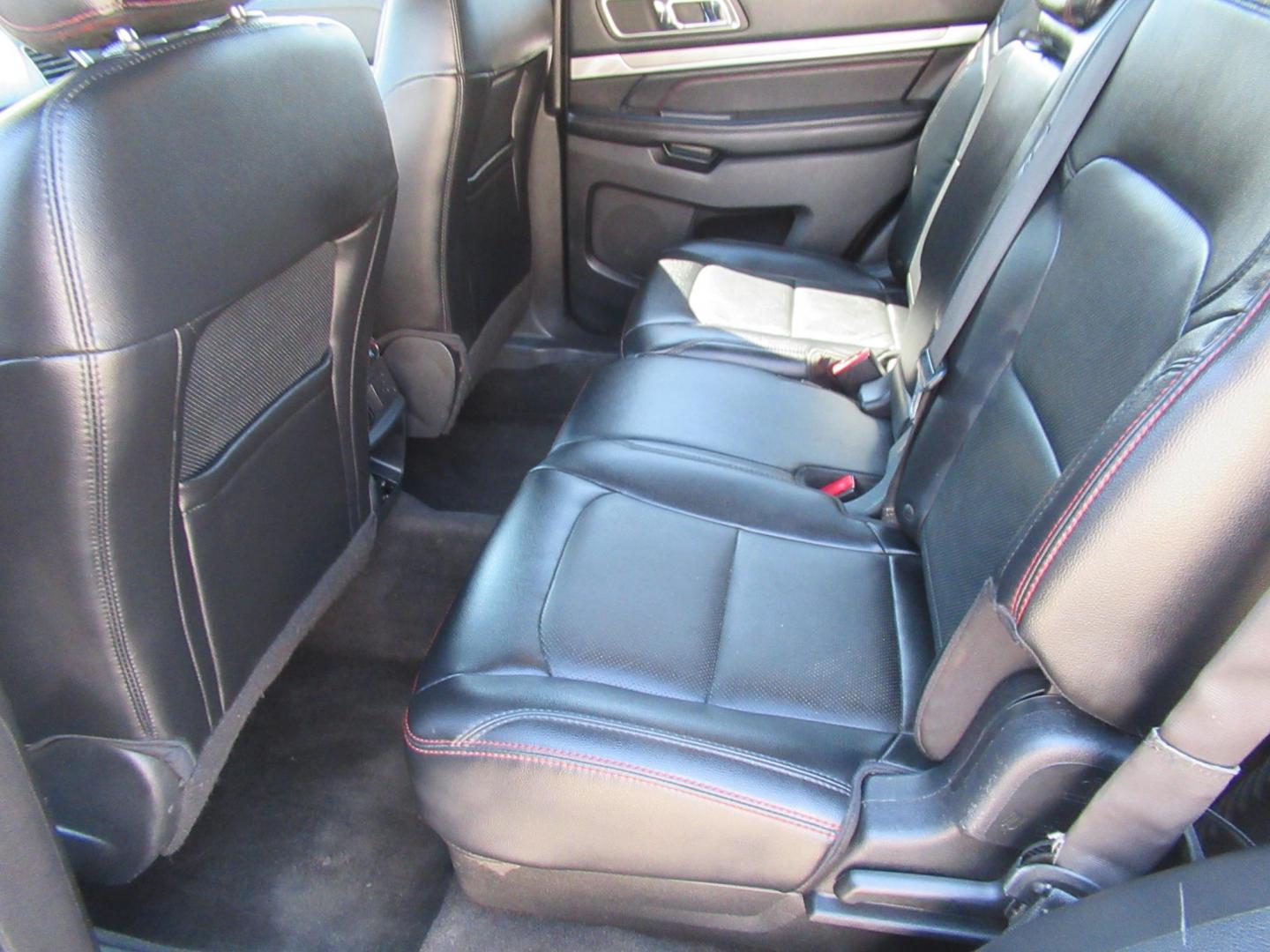 2016 White /White Ford Explorer EXPLORER SPORT (1FM5K8GT9GG) with an 3.5L V6 F DOHC 24V engine, Automatic transmission, located at 1511 North Shepherd Dr., Houston, TX, 77008, (281) 657-1221, 29.798361, -95.412560 - 2016 FORD EXPLORER SPORT VIN: 1FM5K8GT9GGA51332 1 F M 5 K 8 G T 9 G G A 5 1 3 3 2 4 DOOR WAGON/SPORT UTILITY 3.5L V6 F DOHC 24V GASOLINE FRONT WHEEL DRIVE W/ 4X4 - Photo#8