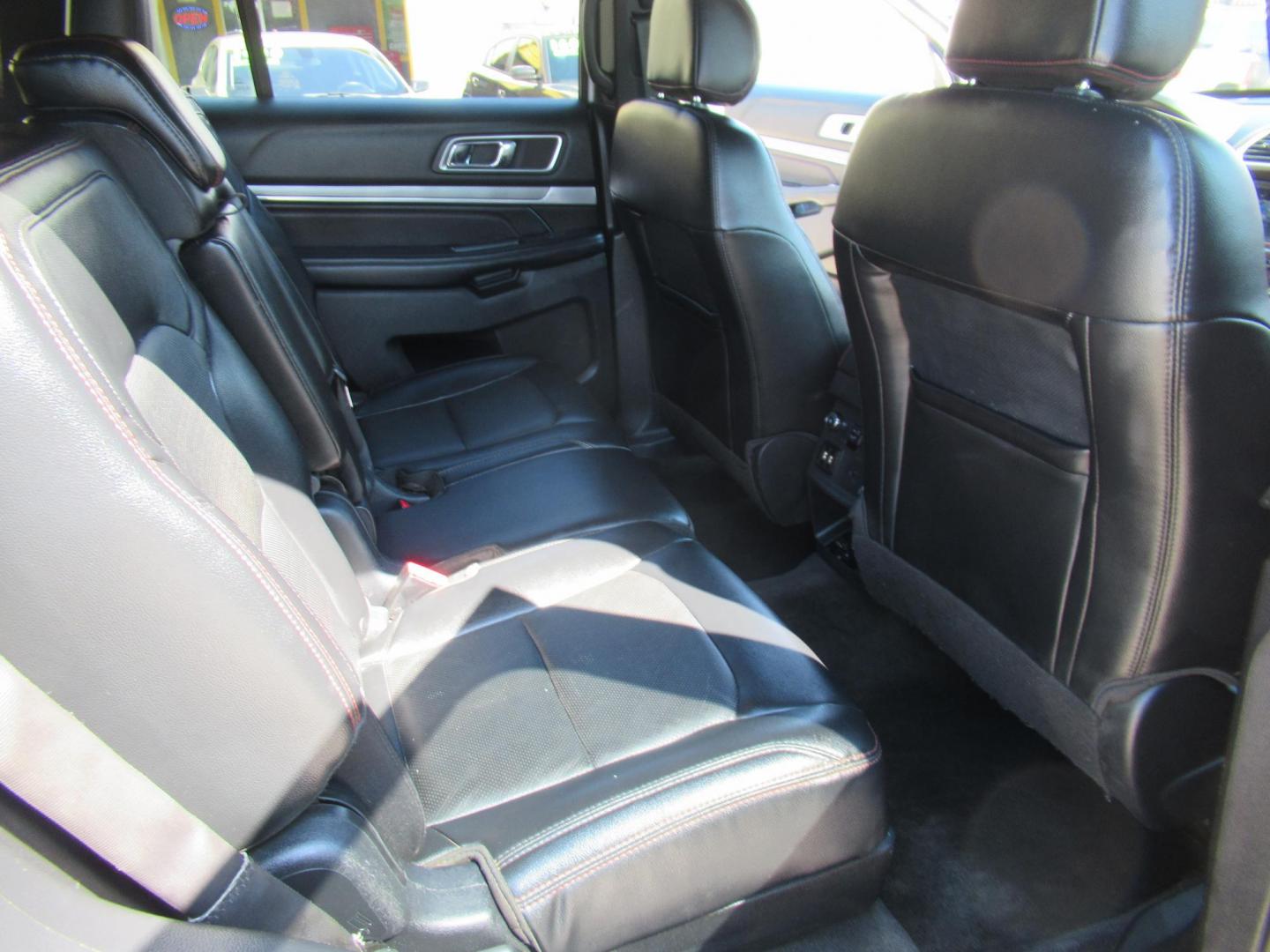 2016 White /White Ford Explorer EXPLORER SPORT (1FM5K8GT9GG) with an 3.5L V6 F DOHC 24V engine, Automatic transmission, located at 1511 North Shepherd Dr., Houston, TX, 77008, (281) 657-1221, 29.798361, -95.412560 - 2016 FORD EXPLORER SPORT VIN: 1FM5K8GT9GGA51332 1 F M 5 K 8 G T 9 G G A 5 1 3 3 2 4 DOOR WAGON/SPORT UTILITY 3.5L V6 F DOHC 24V GASOLINE FRONT WHEEL DRIVE W/ 4X4 - Photo#14