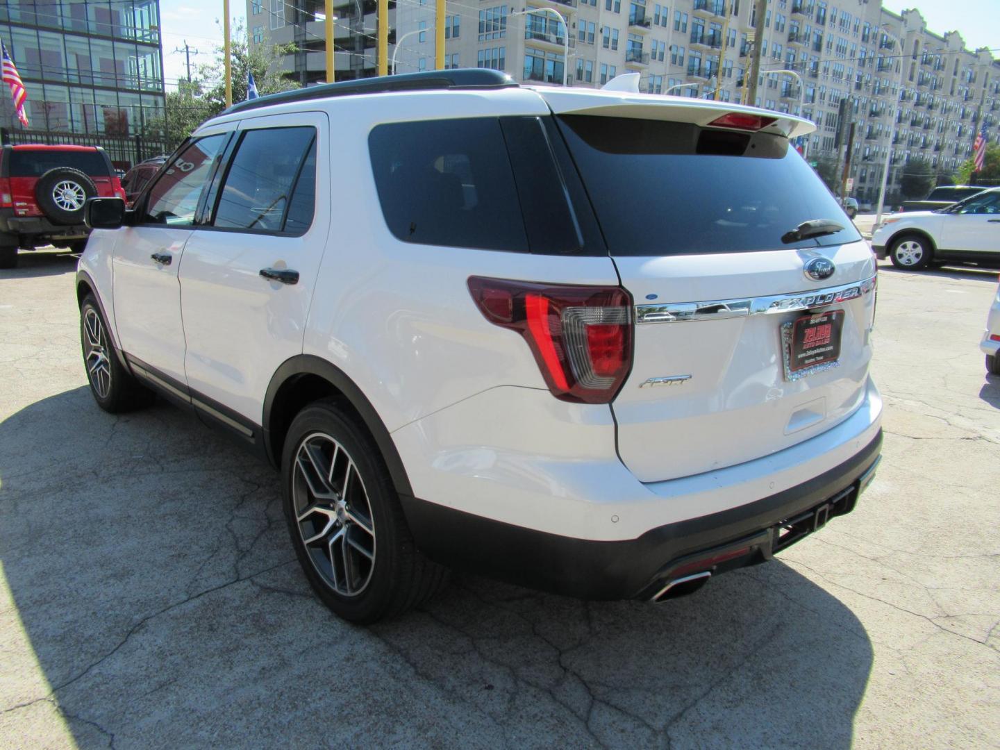 2016 White /White Ford Explorer EXPLORER SPORT (1FM5K8GT9GG) with an 3.5L V6 F DOHC 24V engine, Automatic transmission, located at 1511 North Shepherd Dr., Houston, TX, 77008, (281) 657-1221, 29.798361, -95.412560 - 2016 FORD EXPLORER SPORT VIN: 1FM5K8GT9GGA51332 1 F M 5 K 8 G T 9 G G A 5 1 3 3 2 4 DOOR WAGON/SPORT UTILITY 3.5L V6 F DOHC 24V GASOLINE FRONT WHEEL DRIVE W/ 4X4 - Photo#21