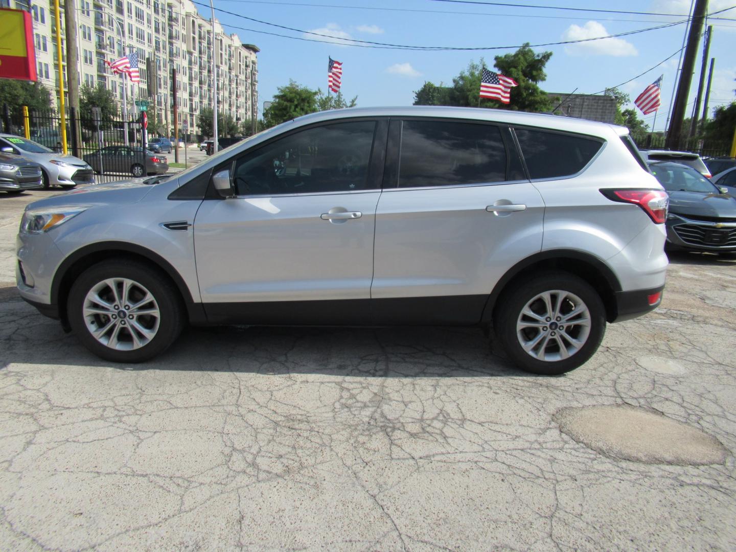 2017 Silver /Black Ford Escape SE FWD (1FMCU0GDXHU) with an 1.5L L4 DOHC 16V engine, Automatic transmission, located at 1511 North Shepherd Dr., Houston, TX, 77008, (281) 657-1221, 29.798361, -95.412560 - 2017 FORD ESCAPE SE VIN: 1FMCU0GDXHUE54105 1 F M C U 0 G D X H U E 5 4 1 0 5 4 DOOR WAGON/SPORT UTILITY 1.5L I4 F DOHC 16V GASOLINE FRONT WHEEL DRIVE- Photo#21