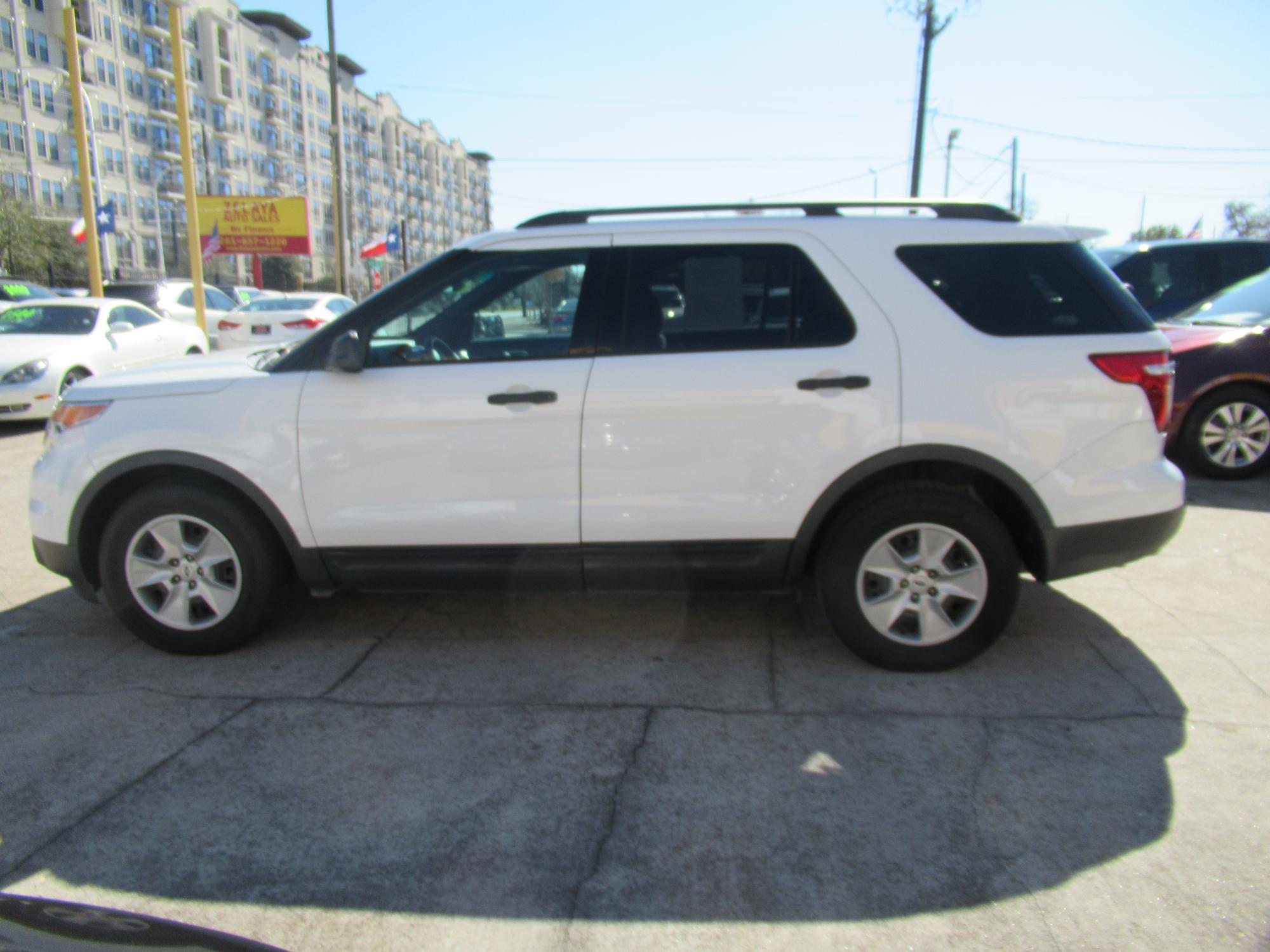 photo of 2014 Ford Explorer Base FWD