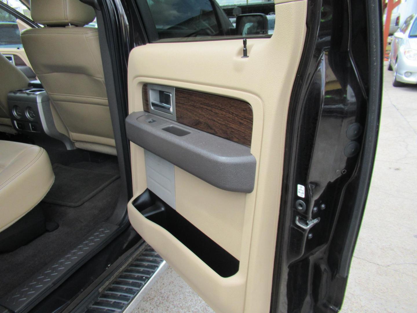 2013 Black /Tan Ford F-150 Lariat (1FTFW1CT3DK) with an 3.5 engine, Automatic transmission, located at 1511 North Shepherd Dr., Houston, TX, 77008, (281) 657-1221, 29.798361, -95.412560- Photo#9