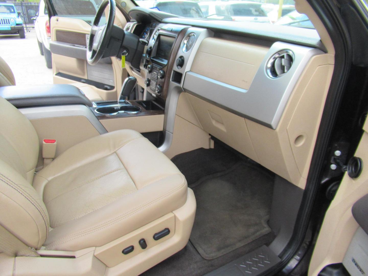 2013 Black /Tan Ford F-150 Lariat (1FTFW1CT3DK) with an 3.5 engine, Automatic transmission, located at 1511 North Shepherd Dr., Houston, TX, 77008, (281) 657-1221, 29.798361, -95.412560- Photo#10