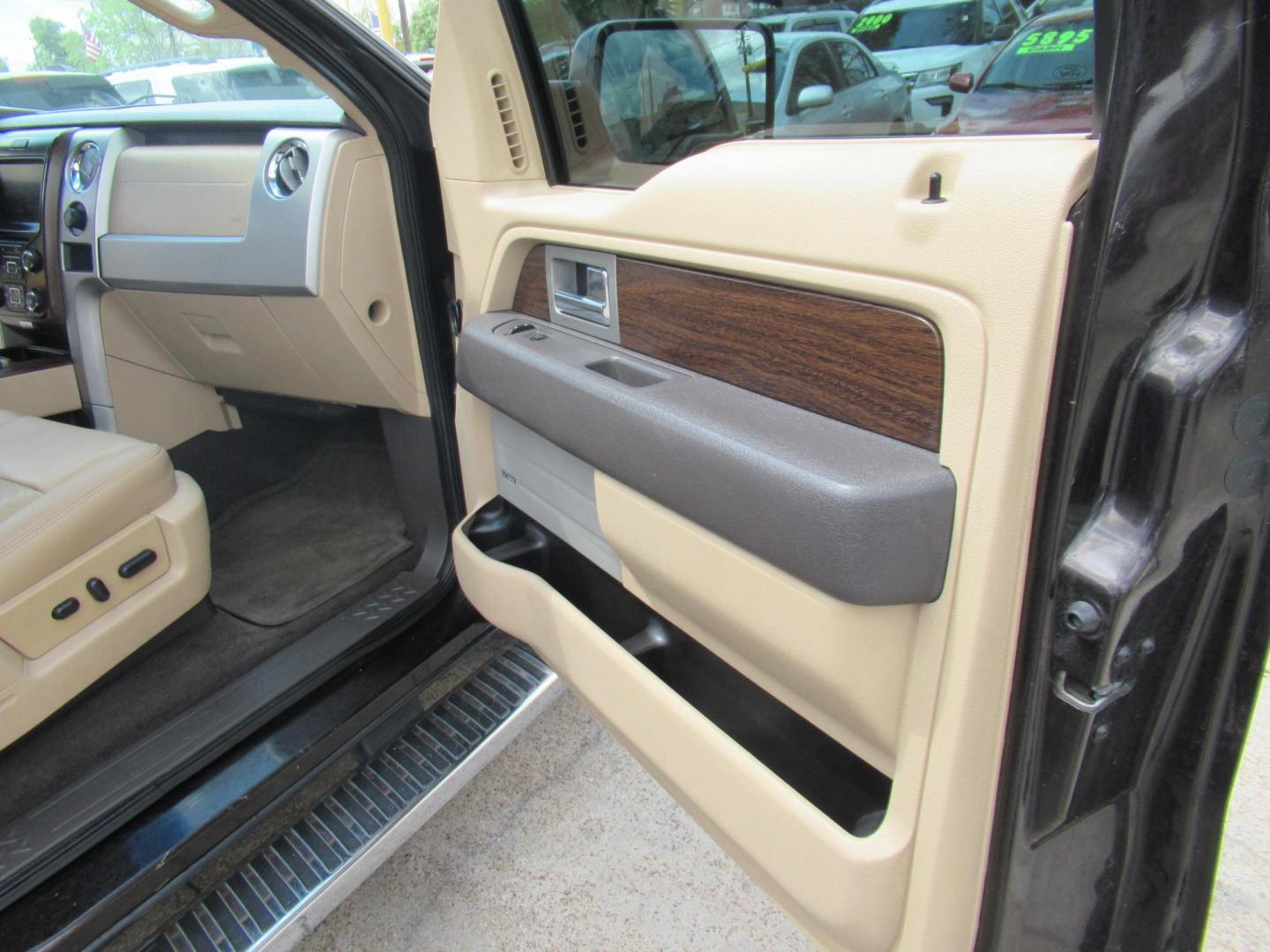 2013 Black /Tan Ford F-150 Lariat (1FTFW1CT3DK) with an 3.5 engine, Automatic transmission, located at 1511 North Shepherd Dr., Houston, TX, 77008, (281) 657-1221, 29.798361, -95.412560- Photo#12