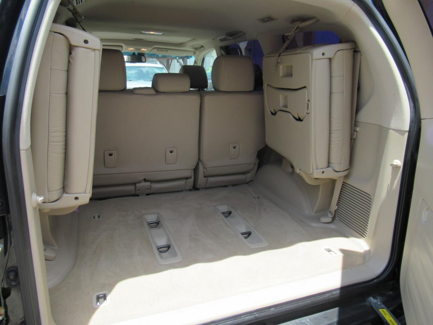 2007 Black /Tan Lexus GX 470 Sport Utility (JTJBT20X270) with an 4.7L V8 DOHC 32V engine, Automatic Overdrive transmission, located at 1511 North Shepherd Dr., Houston, TX, 77008, (281) 657-1221, 29.798361, -95.412560 - Photo#10