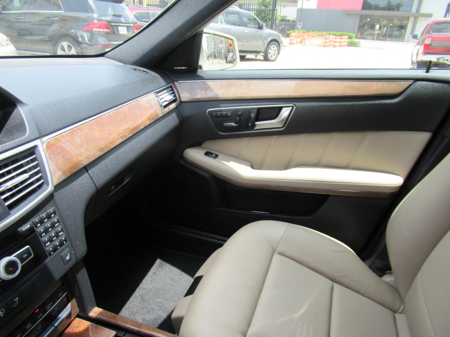 2012 Gold /Tan Mercedes-Benz E-Class E350 Sedan (WDDHF5KB5CA) with an 3.5L V6 DOHC 24V engine, Automatic transmission, located at 1511 North Shepherd Dr., Houston, TX, 77008, (281) 657-1221, 29.798361, -95.412560 - Mercedes-Benz E-Class E350 Sedan SEDAN 4-DR 3.5L V6 DOHC 24V V6 Automatic RWD - Photo#3