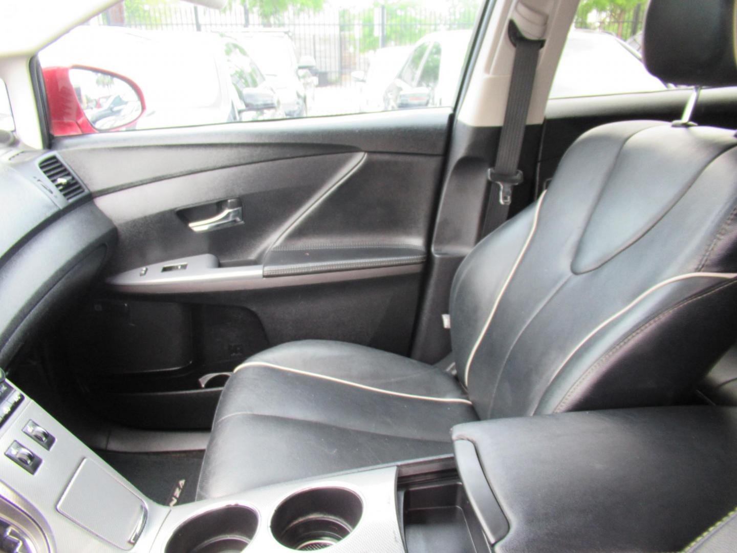 2014 Red /Black Toyota Venza LE V6 FWD (4T3ZK3BBXEU) with an 3.5L V6 DOHC 24V engine, Automatic transmission, located at 1511 North Shepherd Dr., Houston, TX, 77008, (281) 657-1221, 29.798361, -95.412560 - 2014 Toyota Venza LE V6 FWD WAGON 5-DR 3.5L V6 DOHC 24V V6 - Photo#6