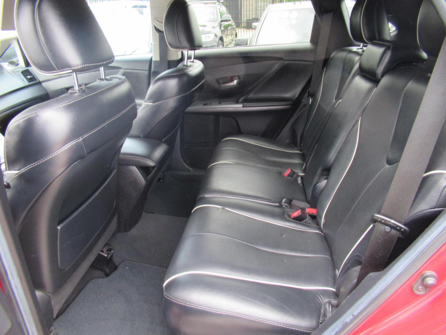 2014 Red /Black Toyota Venza LE V6 FWD (4T3ZK3BBXEU) with an 3.5L V6 DOHC 24V engine, Automatic transmission, located at 1511 North Shepherd Dr., Houston, TX, 77008, (281) 657-1221, 29.798361, -95.412560 - 2014 Toyota Venza LE V6 FWD WAGON 5-DR 3.5L V6 DOHC 24V V6 - Photo#8