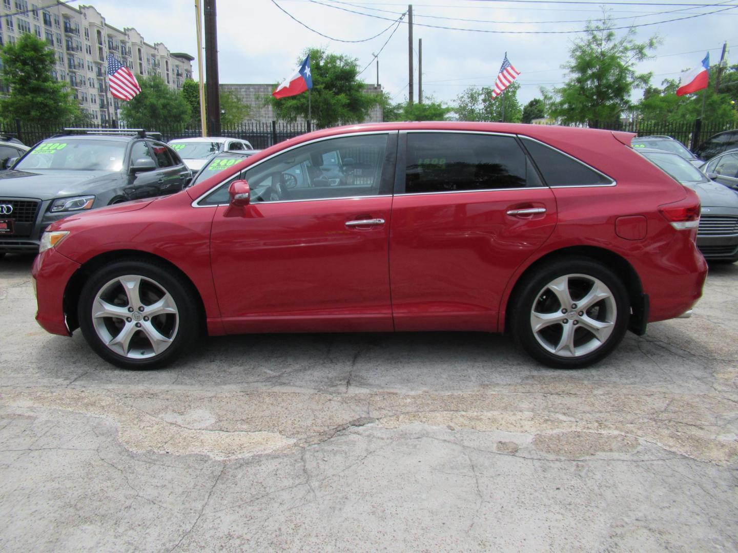 2014 Red /Black Toyota Venza LE V6 FWD (4T3ZK3BBXEU) with an 3.5L V6 DOHC 24V engine, Automatic transmission, located at 1511 North Shepherd Dr., Houston, TX, 77008, (281) 657-1221, 29.798361, -95.412560 - 2014 Toyota Venza LE V6 FWD WAGON 5-DR 3.5L V6 DOHC 24V V6 - Photo#17