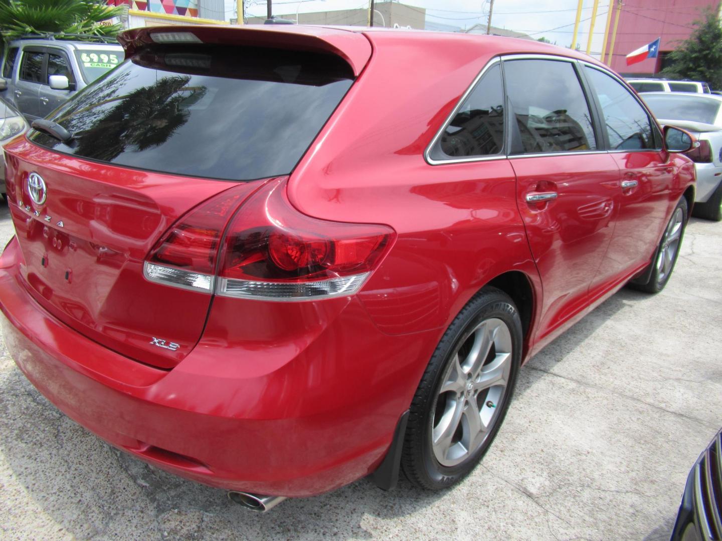2014 Red /Black Toyota Venza LE V6 FWD (4T3ZK3BBXEU) with an 3.5L V6 DOHC 24V engine, Automatic transmission, located at 1511 North Shepherd Dr., Houston, TX, 77008, (281) 657-1221, 29.798361, -95.412560 - 2014 Toyota Venza LE V6 FWD WAGON 5-DR 3.5L V6 DOHC 24V V6 - Photo#2