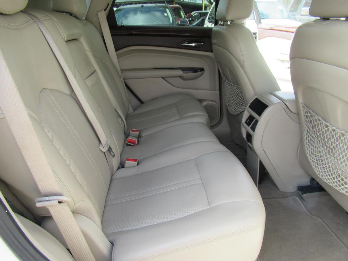 2013 White /Tan Cadillac SRX Base (3GYFNGE37DS) with an 3.6L V6 DOHC 24V FFV engine, Automatic transmission, located at 1511 North Shepherd Dr., Houston, TX, 77008, (281) 657-1221, 29.798361, -95.412560 - 2013 CADILLAC SRX LUXURY COLLECTION VIN: 3GYFNGE37DS645504 3 G Y F N G E 3 7 D S 6 4 5 5 0 4 4 DOOR WAGON/SPORT UTILITY 3.6L V6 F DOHC 24V GASOLINE ALL WHEEL DRIVE - Photo#15