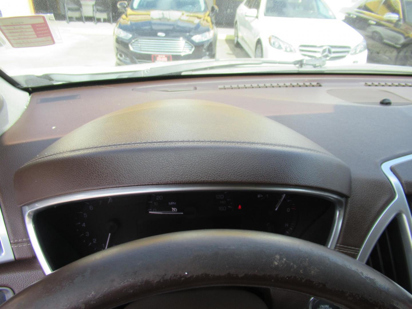 2013 White /Tan Cadillac SRX Base (3GYFNGE37DS) with an 3.6L V6 DOHC 24V FFV engine, Automatic transmission, located at 1511 North Shepherd Dr., Houston, TX, 77008, (281) 657-1221, 29.798361, -95.412560 - 2013 CADILLAC SRX LUXURY COLLECTION VIN: 3GYFNGE37DS645504 3 G Y F N G E 3 7 D S 6 4 5 5 0 4 4 DOOR WAGON/SPORT UTILITY 3.6L V6 F DOHC 24V GASOLINE ALL WHEEL DRIVE - Photo#7