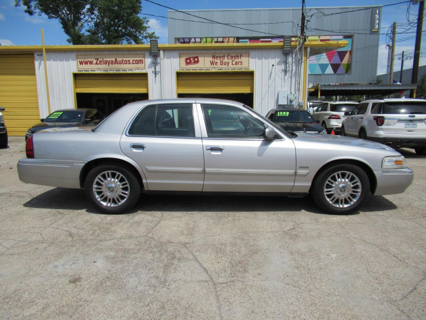 2010 Silver /Tan Mercury Grand Marquis LS (2MEBM7FV9AX) with an 4.6L V8 OHC 16V FFV engine, Automatic transmission, located at 1511 North Shepherd Dr., Houston, TX, 77008, (281) 657-1221, 29.798361, -95.412560 - 2010 MERCURY GRAND MARQUIS LS VIN: 2MEBM7FV9AX612384 2 M E B M 7 F V 9 A X 6 1 2 3 8 4 SEDAN 4 DR 4.6L V8 F SOHC 16V FLEX FUEL REAR WHEEL DRIVE - Photo#0
