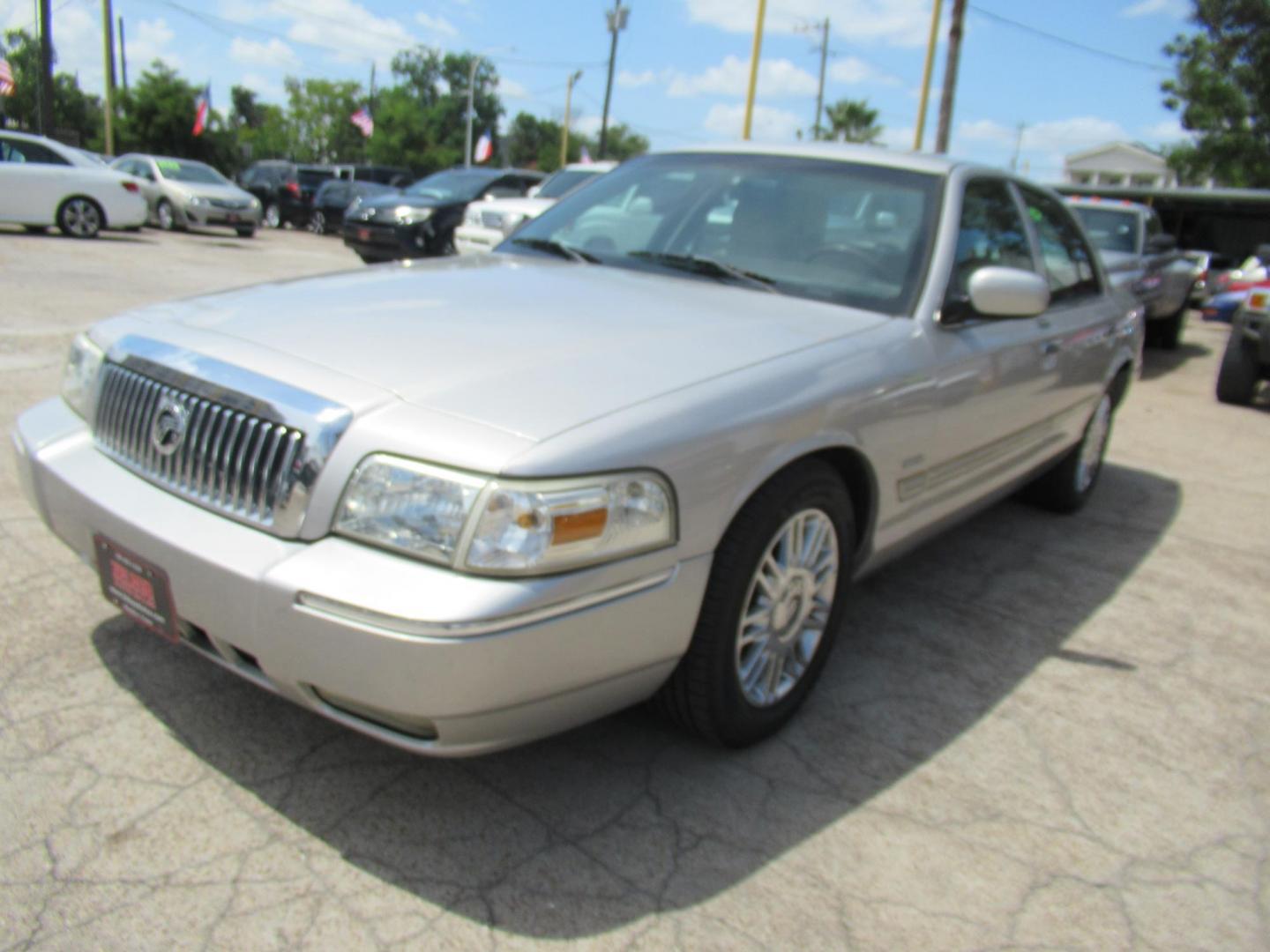 2010 Silver /Tan Mercury Grand Marquis LS (2MEBM7FV9AX) with an 4.6L V8 OHC 16V FFV engine, Automatic transmission, located at 1511 North Shepherd Dr., Houston, TX, 77008, (281) 657-1221, 29.798361, -95.412560 - 2010 MERCURY GRAND MARQUIS LS VIN: 2MEBM7FV9AX612384 2 M E B M 7 F V 9 A X 6 1 2 3 8 4 SEDAN 4 DR 4.6L V8 F SOHC 16V FLEX FUEL REAR WHEEL DRIVE - Photo#15