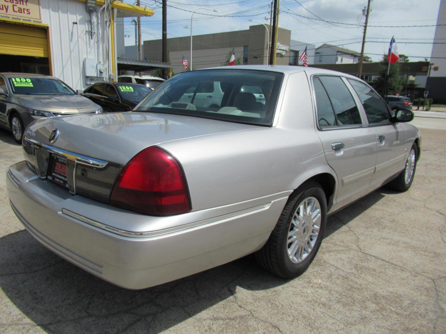 2010 Silver /Tan Mercury Grand Marquis LS (2MEBM7FV9AX) with an 4.6L V8 OHC 16V FFV engine, Automatic transmission, located at 1511 North Shepherd Dr., Houston, TX, 77008, (281) 657-1221, 29.798361, -95.412560 - 2010 MERCURY GRAND MARQUIS LS VIN: 2MEBM7FV9AX612384 2 M E B M 7 F V 9 A X 6 1 2 3 8 4 SEDAN 4 DR 4.6L V8 F SOHC 16V FLEX FUEL REAR WHEEL DRIVE - Photo#19
