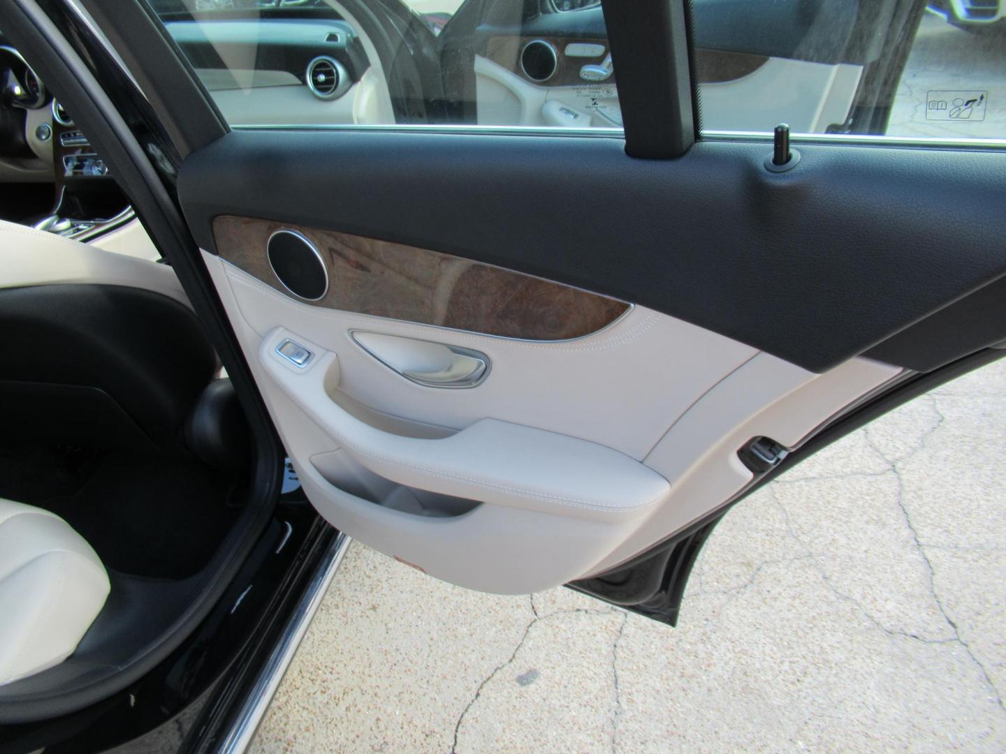 2016 Black /Black Mercedes-Benz C-Class C300 4MATIC Sedan (55SWF4KB6GU) with an 2.0L L4 DOHC 16V engine, 7A transmission, located at 1511 North Shepherd Dr., Houston, TX, 77008, (281) 657-1221, 29.798361, -95.412560 - 2016 MERCEDES-BENZ C-CLASS C 300 4MATIC VIN: 55SWF4KB6GU137937 5 5 S W F 4 K B 6 G U 1 3 7 9 3 7 SEDAN 4 DR 2.0L I4 F DOHC 16V GASOLINE ALL WHEEL DRIVE - Photo#16