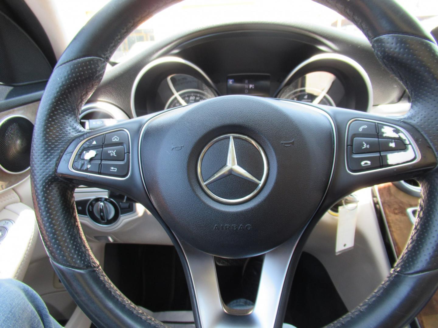 2016 Black /Black Mercedes-Benz C-Class C300 4MATIC Sedan (55SWF4KB6GU) with an 2.0L L4 DOHC 16V engine, 7A transmission, located at 1511 North Shepherd Dr., Houston, TX, 77008, (281) 657-1221, 29.798361, -95.412560 - 2016 MERCEDES-BENZ C-CLASS C 300 4MATIC VIN: 55SWF4KB6GU137937 5 5 S W F 4 K B 6 G U 1 3 7 9 3 7 SEDAN 4 DR 2.0L I4 F DOHC 16V GASOLINE ALL WHEEL DRIVE- Photo#4