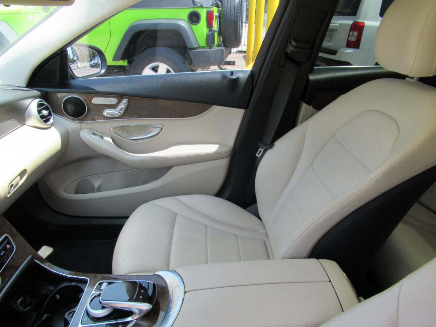 2016 Black /Black Mercedes-Benz C-Class C300 4MATIC Sedan (55SWF4KB6GU) with an 2.0L L4 DOHC 16V engine, 7A transmission, located at 1511 North Shepherd Dr., Houston, TX, 77008, (281) 657-1221, 29.798361, -95.412560 - 2016 MERCEDES-BENZ C-CLASS C 300 4MATIC VIN: 55SWF4KB6GU137937 5 5 S W F 4 K B 6 G U 1 3 7 9 3 7 SEDAN 4 DR 2.0L I4 F DOHC 16V GASOLINE ALL WHEEL DRIVE- Photo#6