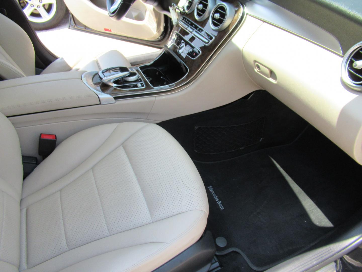 2016 Black /Black Mercedes-Benz C-Class C300 4MATIC Sedan (55SWF4KB6GU) with an 2.0L L4 DOHC 16V engine, 7A transmission, located at 1511 North Shepherd Dr., Houston, TX, 77008, (281) 657-1221, 29.798361, -95.412560 - 2016 MERCEDES-BENZ C-CLASS C 300 4MATIC VIN: 55SWF4KB6GU137937 5 5 S W F 4 K B 6 G U 1 3 7 9 3 7 SEDAN 4 DR 2.0L I4 F DOHC 16V GASOLINE ALL WHEEL DRIVE- Photo#13