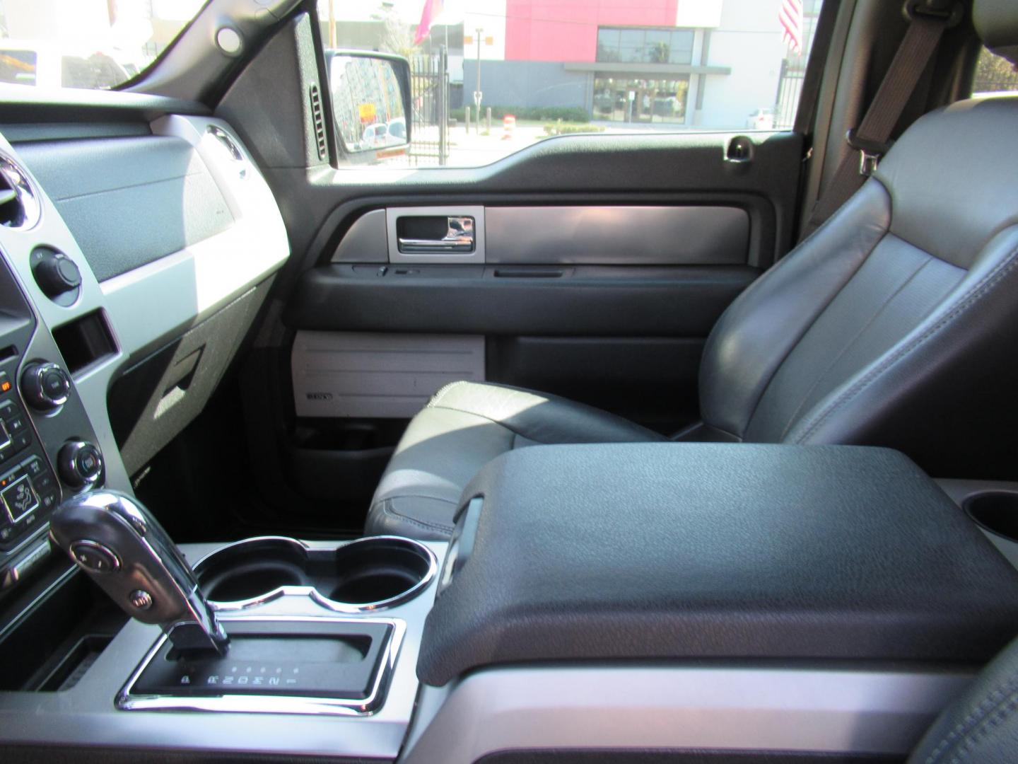 2014 Black /Black Ford F-150 Platinum SuperCrew 6.5-ft. Bed 2WD (1FTFW1CT5EF) with an 3.5L V6 TURBO engine, Automatic transmission, located at 1511 North Shepherd Dr., Houston, TX, 77008, (281) 657-1221, 29.798361, -95.412560 - 2014 FORD F-150 XLT FX2 VIN: 1FTFW1CT5EFB68967 1 F T F W 1 C T 5 E F B 6 8 9 6 7 CREW PICKUP 3.5L V6 F DOHC 24V GASOLINE REAR WHEEL DRIVE - Photo#10