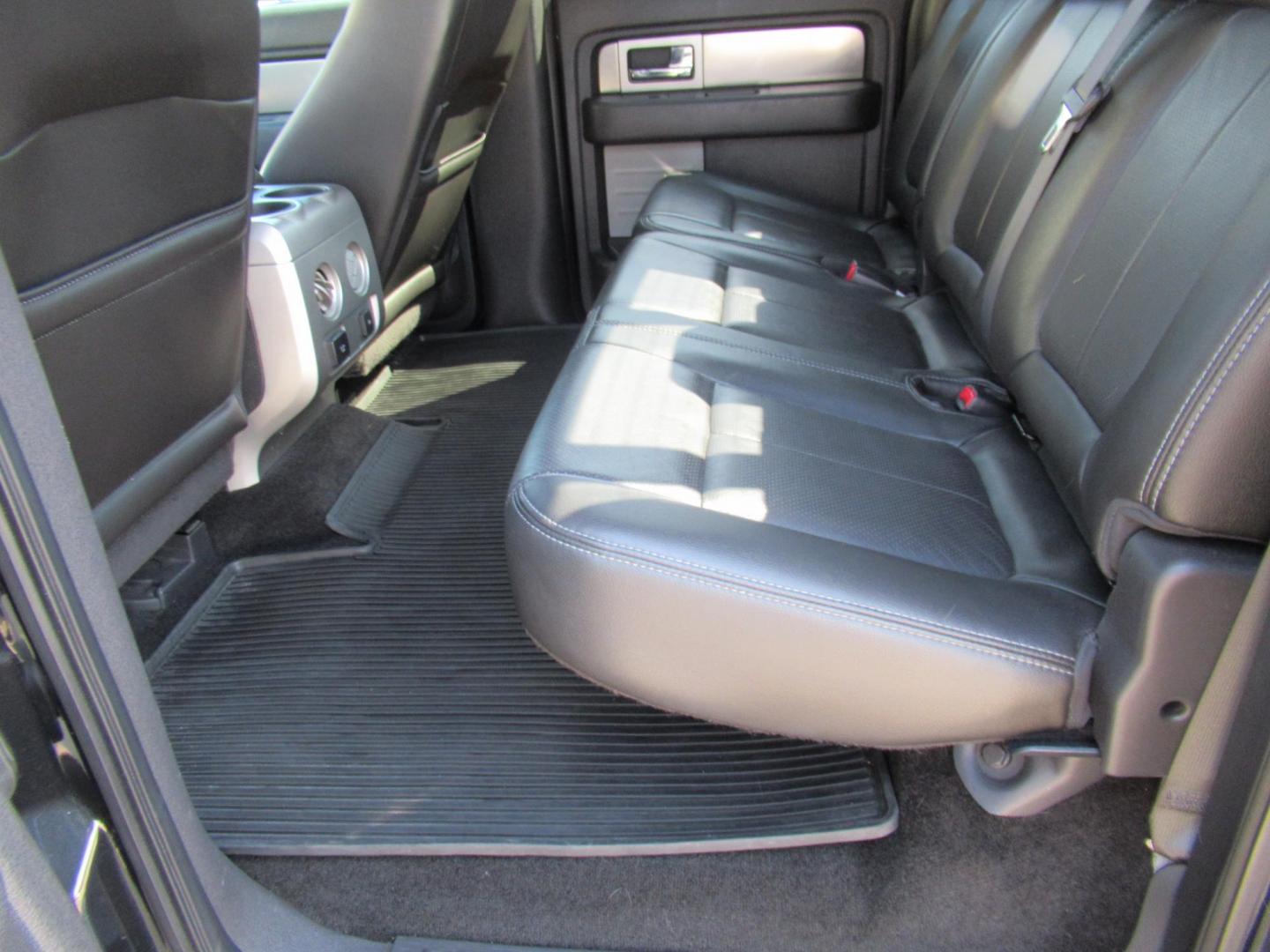 2014 Black /Black Ford F-150 Platinum SuperCrew 6.5-ft. Bed 2WD (1FTFW1CT5EF) with an 3.5L V6 TURBO engine, Automatic transmission, located at 1511 North Shepherd Dr., Houston, TX, 77008, (281) 657-1221, 29.798361, -95.412560 - 2014 FORD F-150 XLT FX2 VIN: 1FTFW1CT5EFB68967 1 F T F W 1 C T 5 E F B 6 8 9 6 7 CREW PICKUP 3.5L V6 F DOHC 24V GASOLINE REAR WHEEL DRIVE - Photo#11