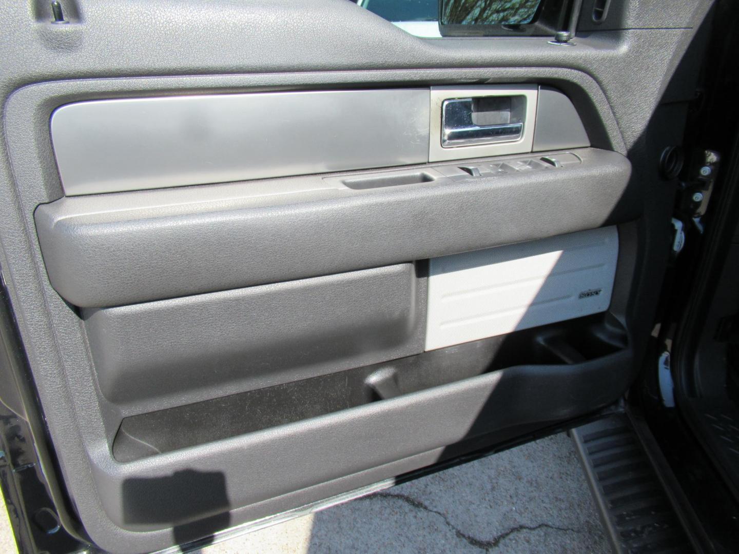 2014 Black /Black Ford F-150 Platinum SuperCrew 6.5-ft. Bed 2WD (1FTFW1CT5EF) with an 3.5L V6 TURBO engine, Automatic transmission, located at 1511 North Shepherd Dr., Houston, TX, 77008, (281) 657-1221, 29.798361, -95.412560 - 2014 FORD F-150 XLT FX2 VIN: 1FTFW1CT5EFB68967 1 F T F W 1 C T 5 E F B 6 8 9 6 7 CREW PICKUP 3.5L V6 F DOHC 24V GASOLINE REAR WHEEL DRIVE - Photo#12