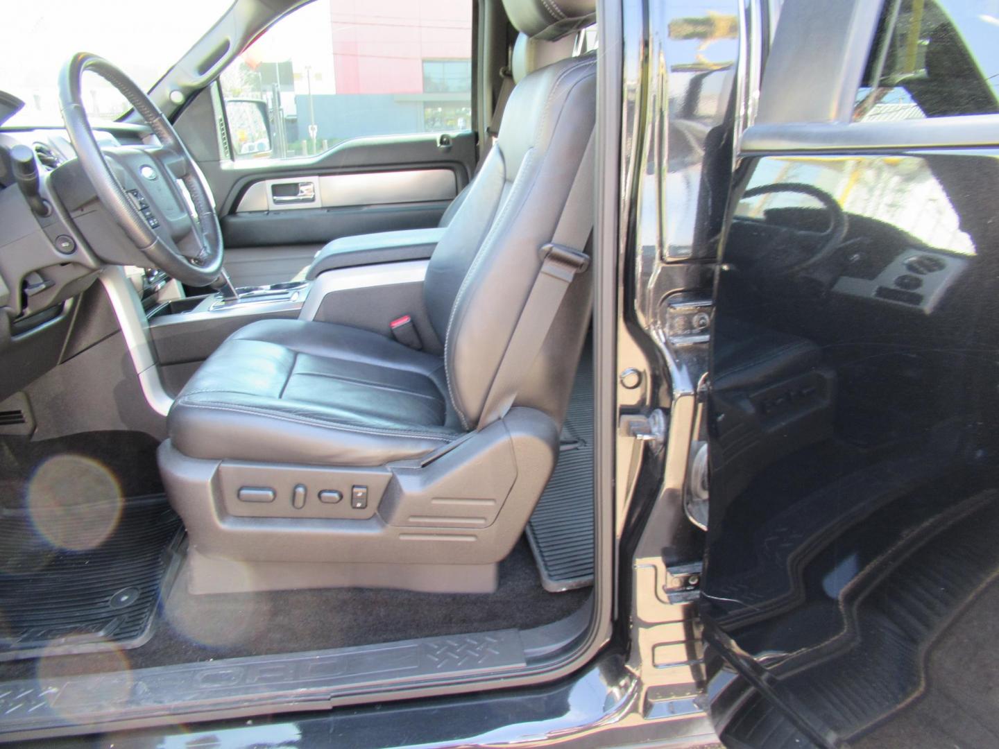 2014 Black /Black Ford F-150 Platinum SuperCrew 6.5-ft. Bed 2WD (1FTFW1CT5EF) with an 3.5L V6 TURBO engine, Automatic transmission, located at 1511 North Shepherd Dr., Houston, TX, 77008, (281) 657-1221, 29.798361, -95.412560 - 2014 FORD F-150 XLT FX2 VIN: 1FTFW1CT5EFB68967 1 F T F W 1 C T 5 E F B 6 8 9 6 7 CREW PICKUP 3.5L V6 F DOHC 24V GASOLINE REAR WHEEL DRIVE - Photo#16